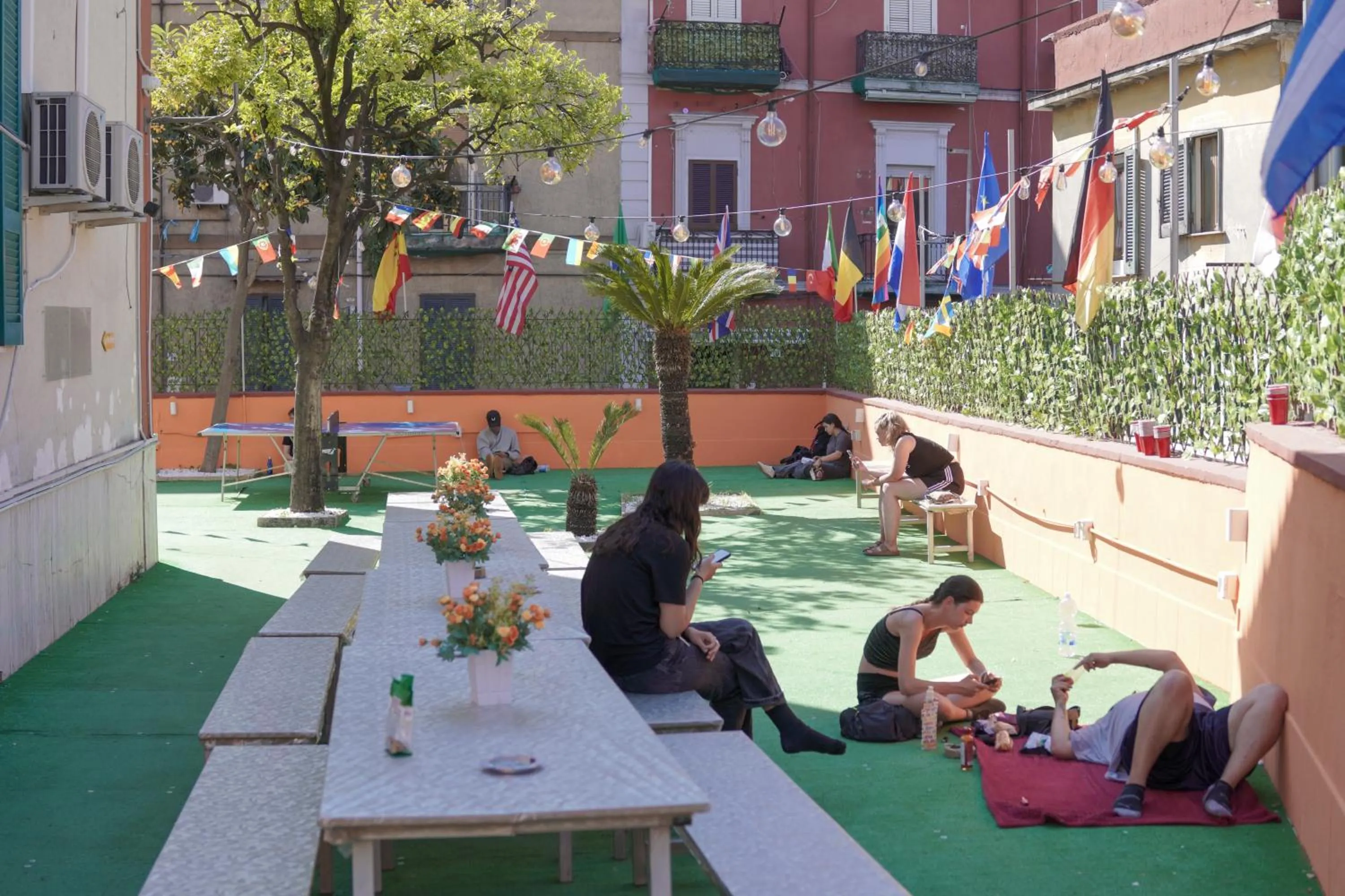 Spring in Naples Experience Hostel - Age Limit 18-28