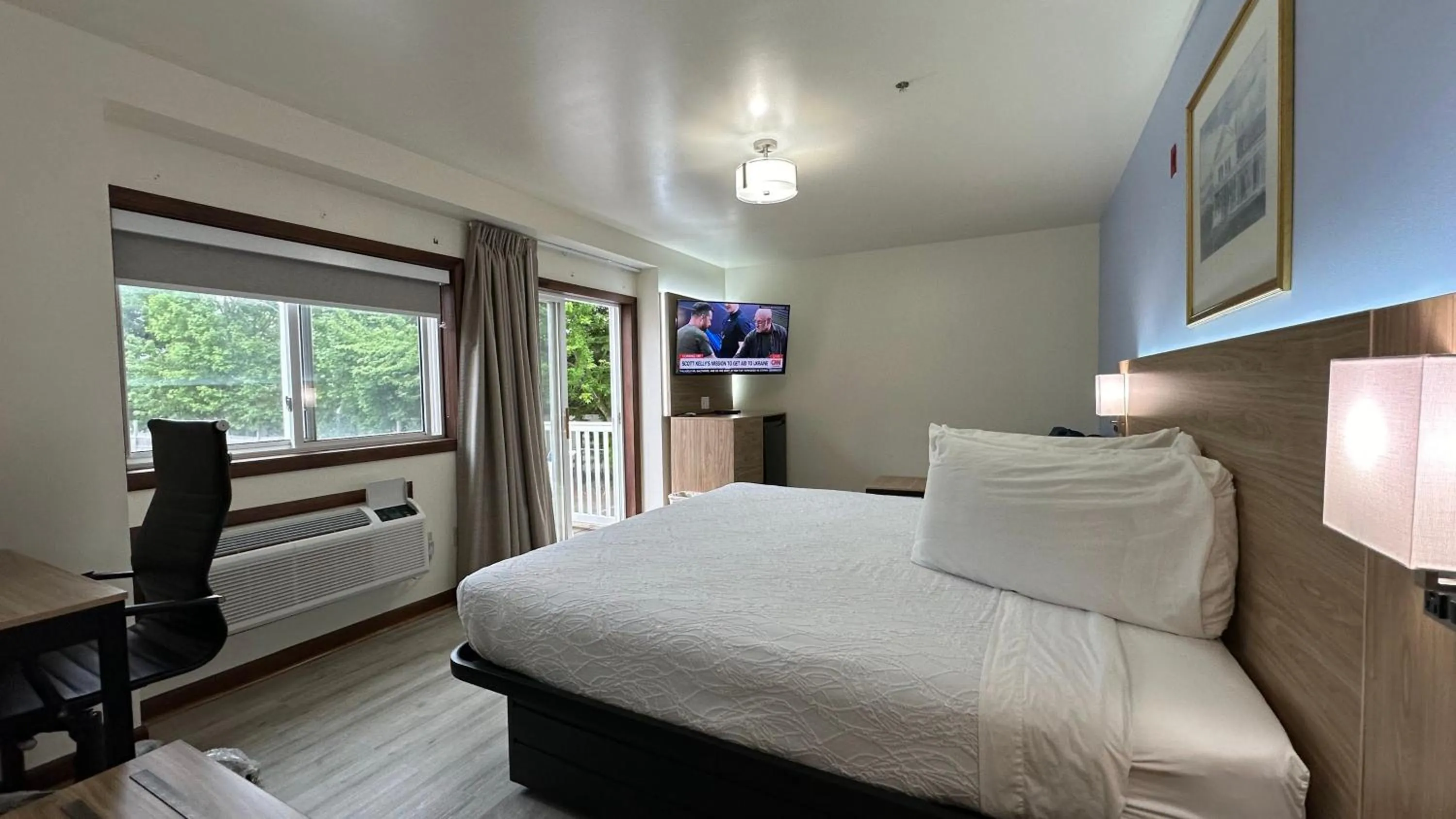 Bedroom, Bed in USA Inn