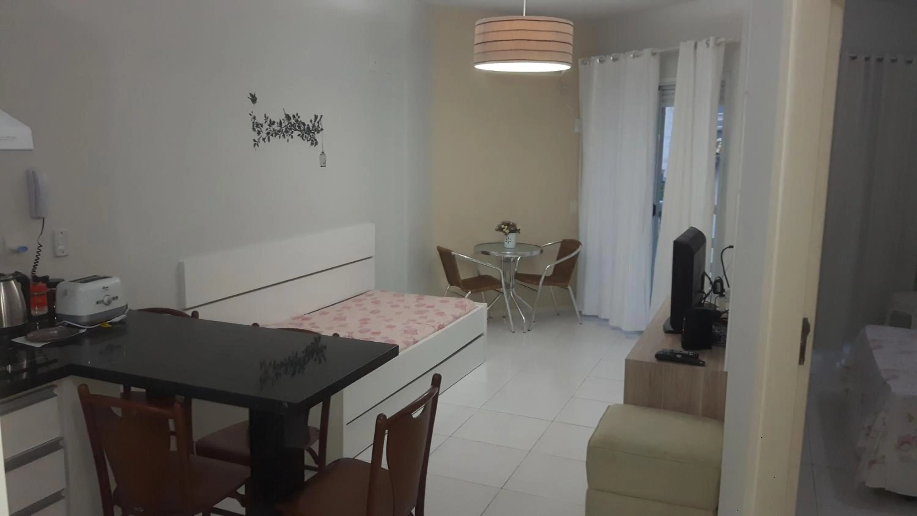 One-Bedroom Apartment in Apto Ingleses à 50mts da praia
