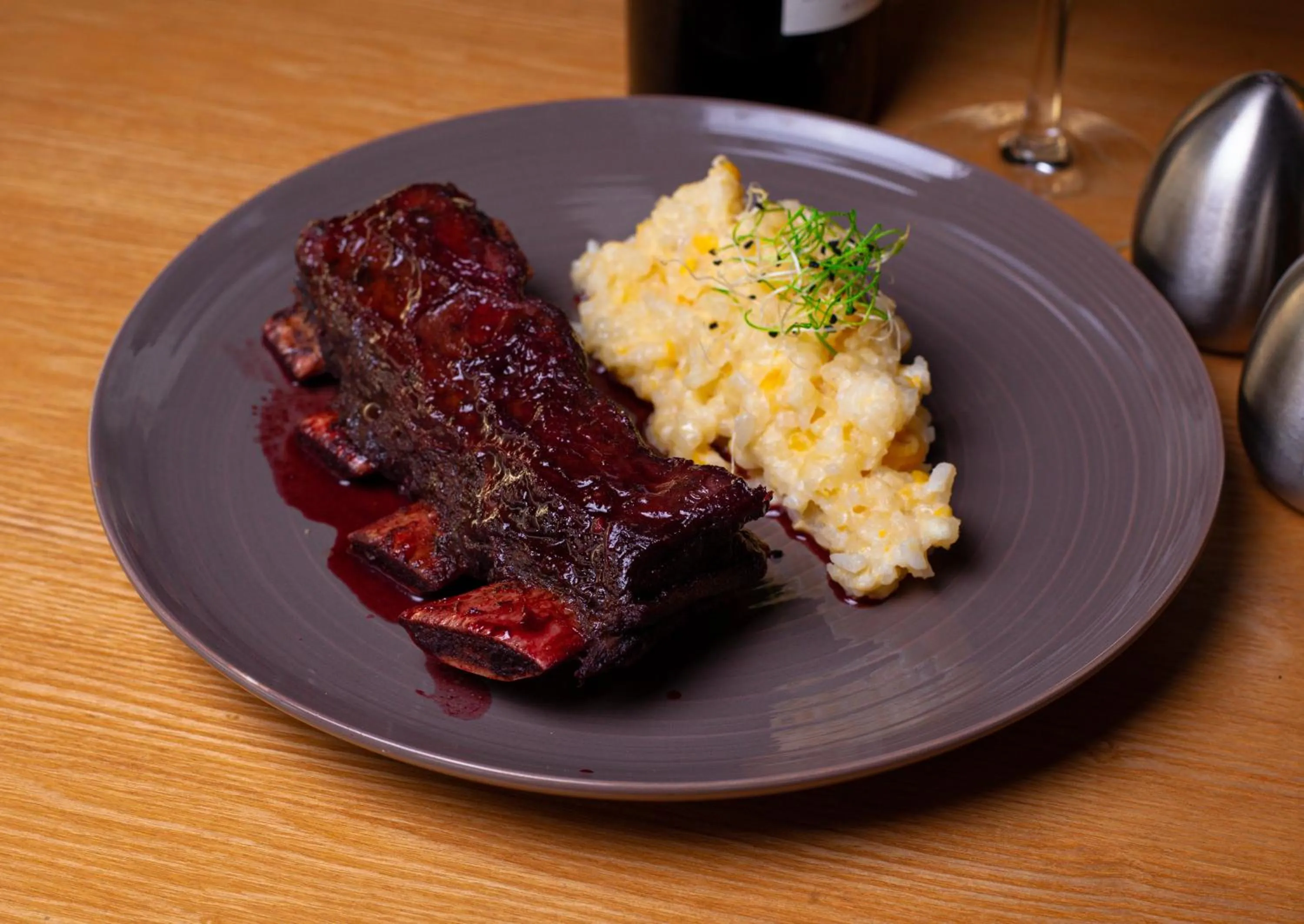 Restaurant/places to eat in Hotel American Visa Tower