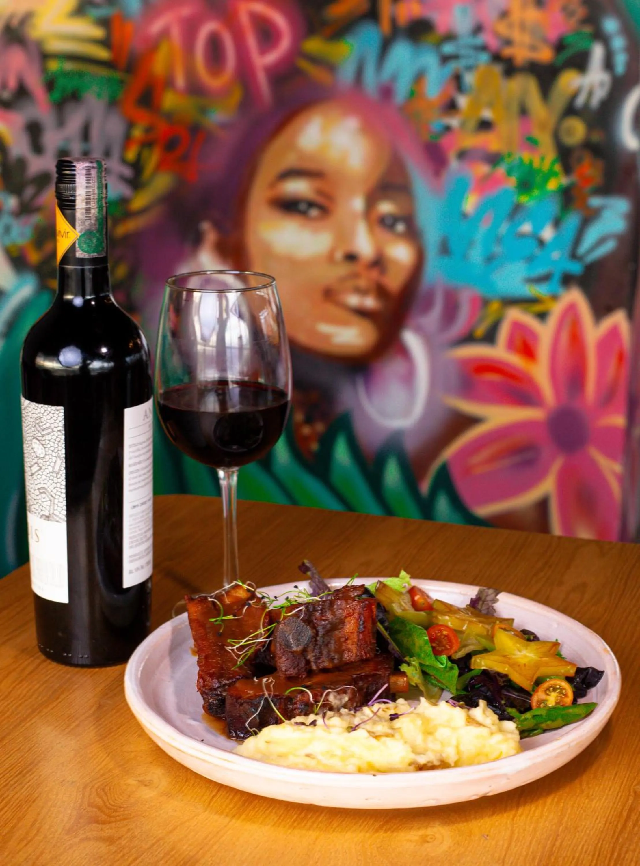 Restaurant/places to eat in Hotel American Visa Tower