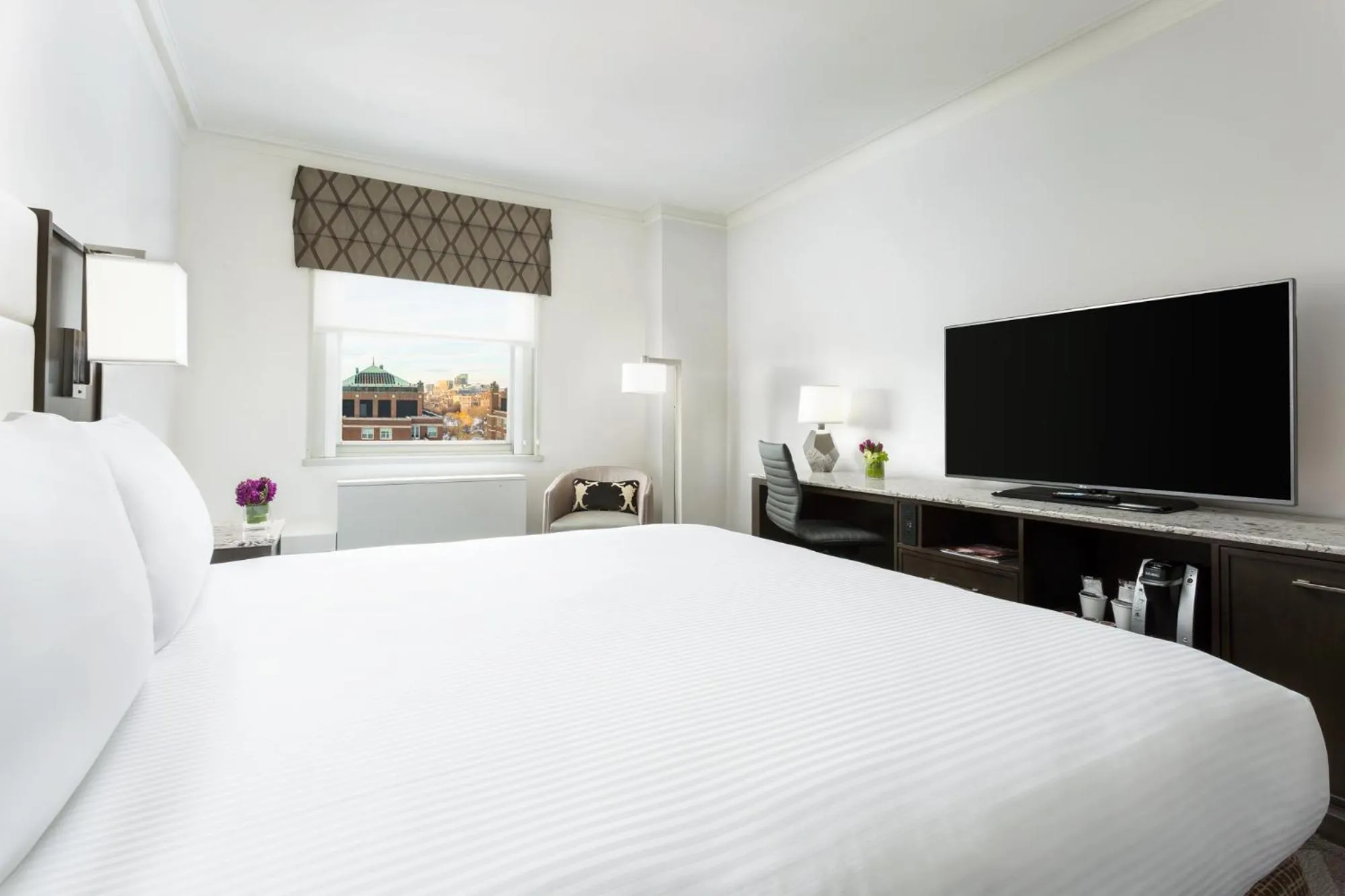 Bedroom, Bed in Hilton Boston Park Plaza