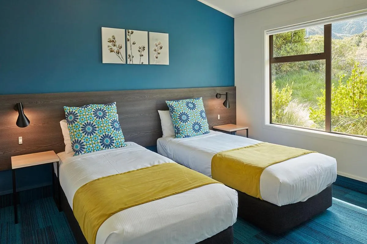 Mt Cook Lodge and Motels