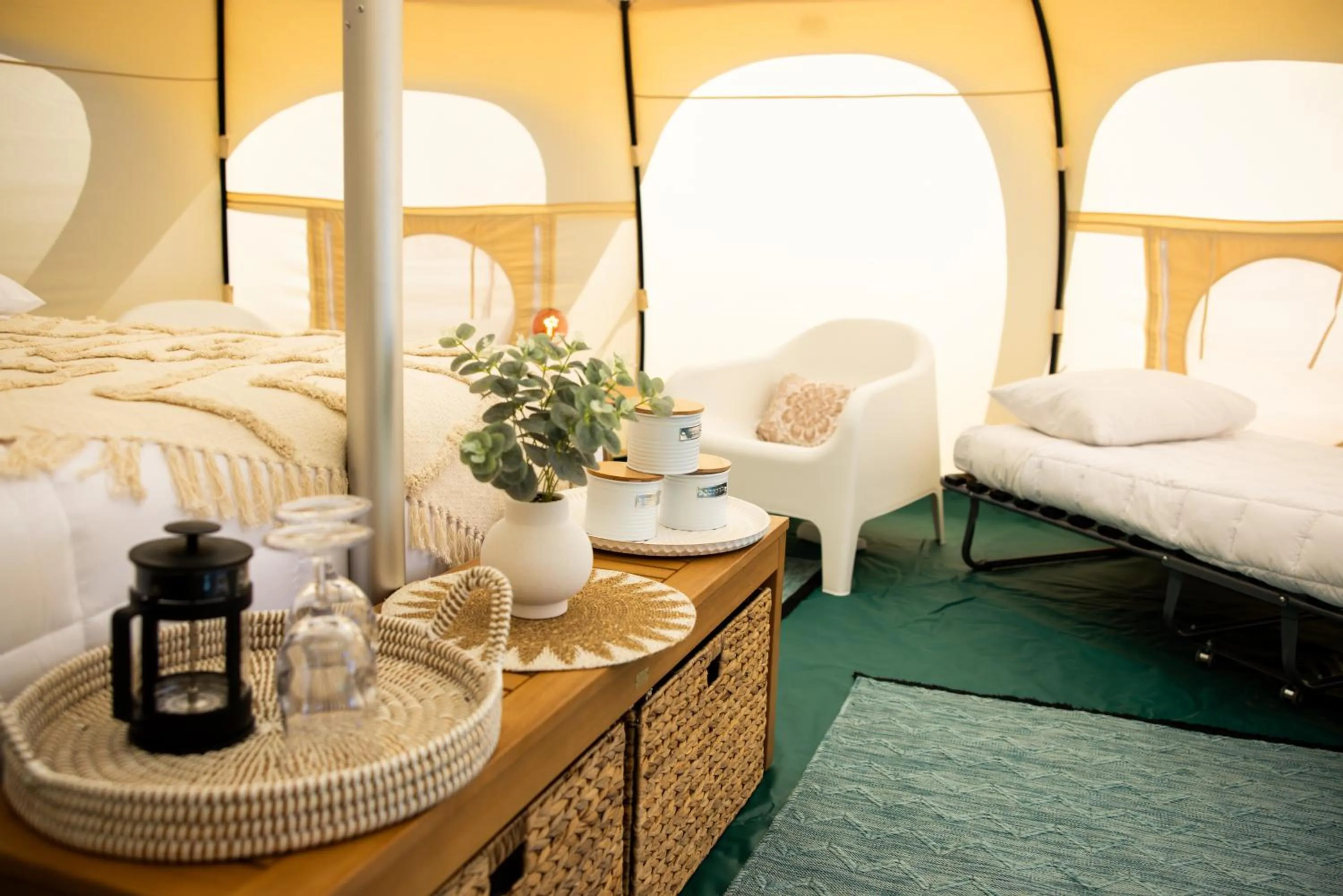 Seating area, Bed in Foxton Beach Holiday Park