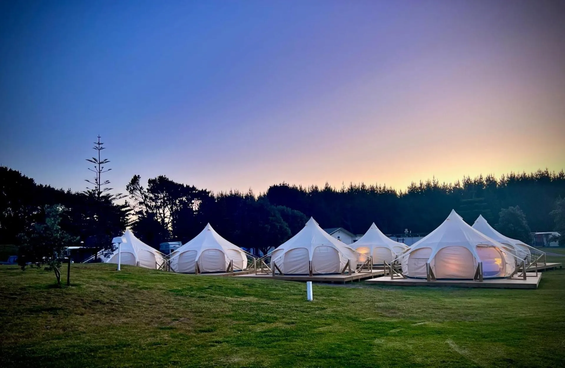 Property building in Foxton Beach Holiday Park