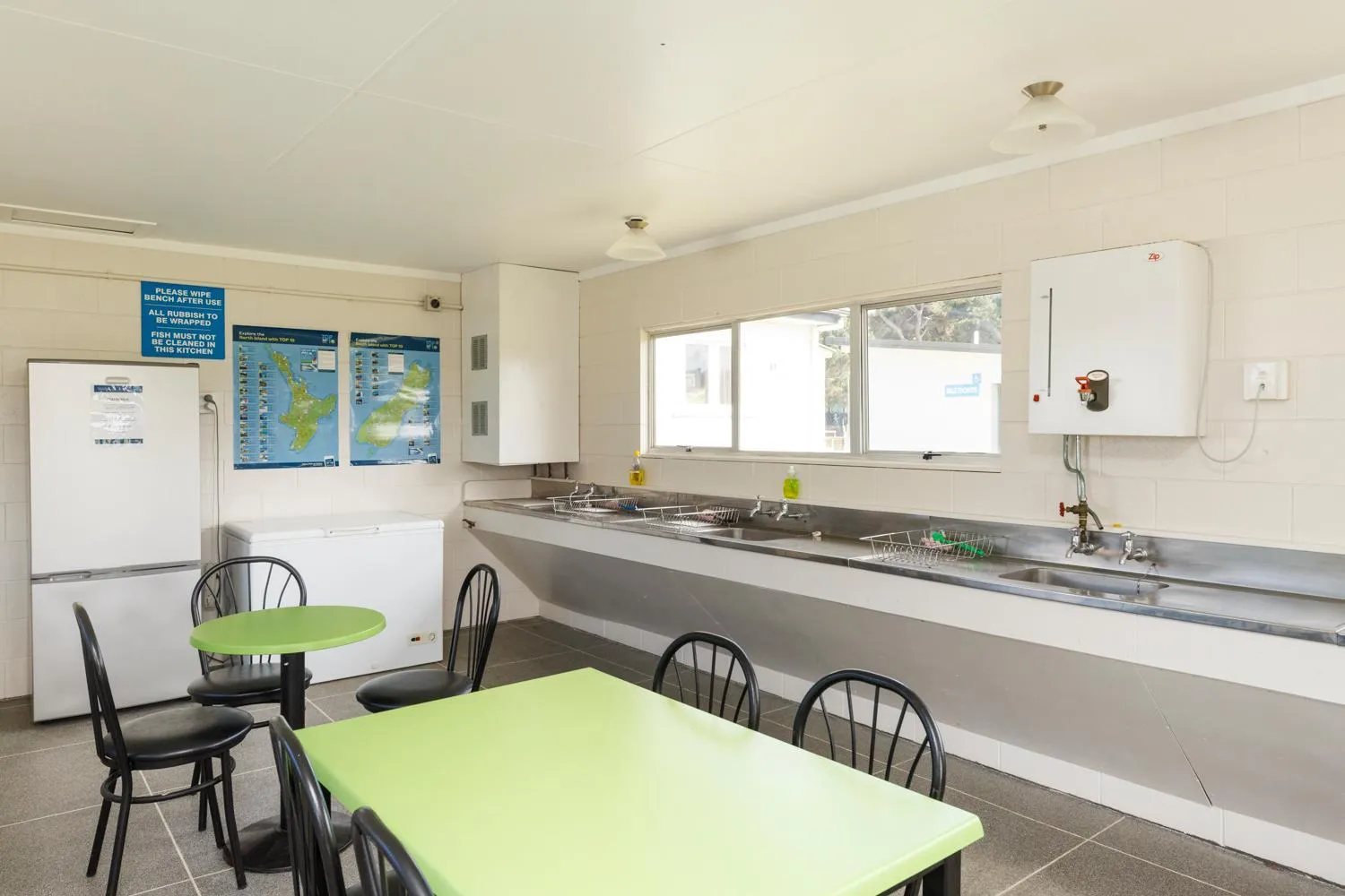 Kitchen or kitchenette in Foxton Beach Holiday Park
