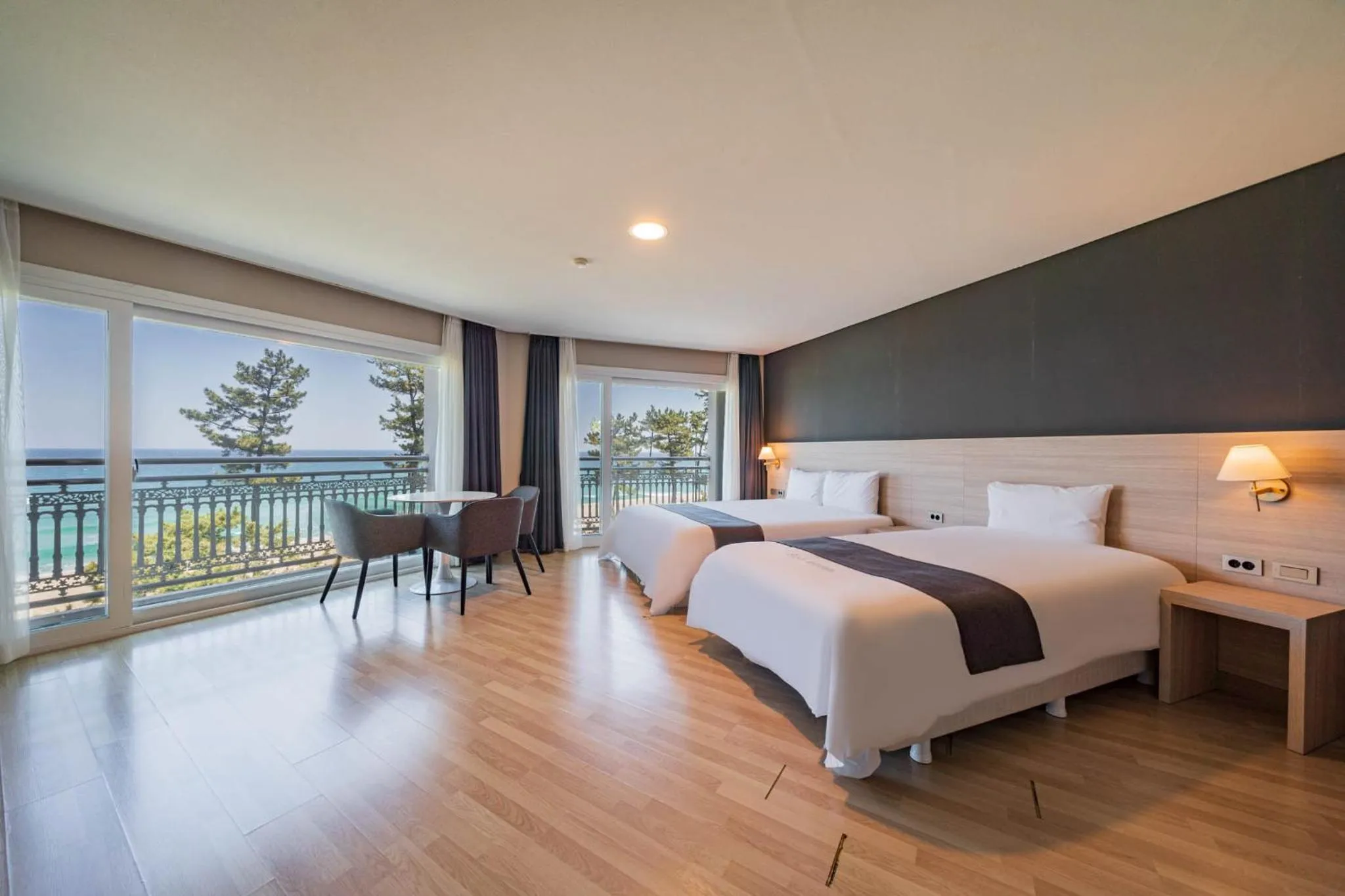 Bed in Gyeongpo Soo Hotel