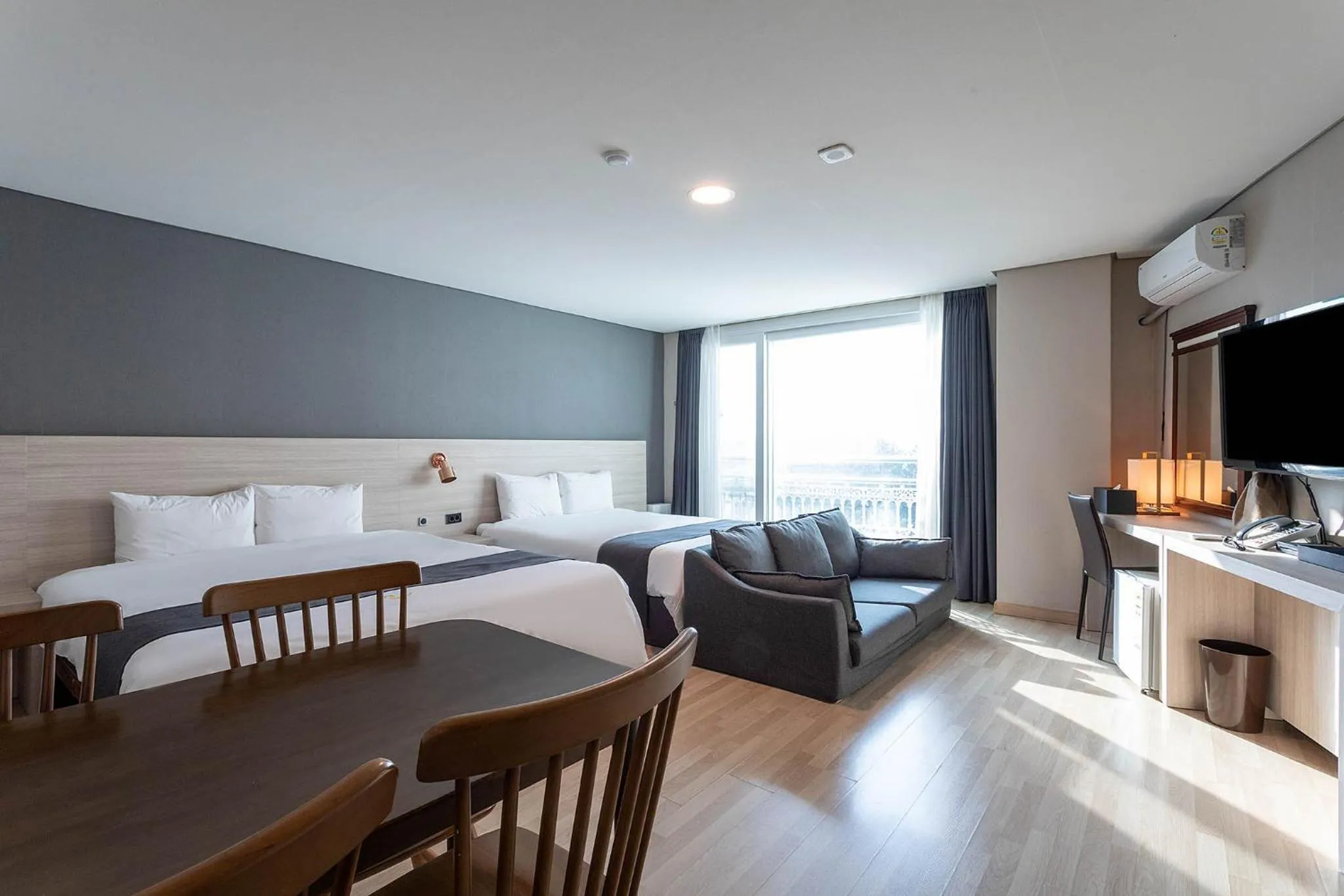 Bed in Gyeongpo Soo Hotel