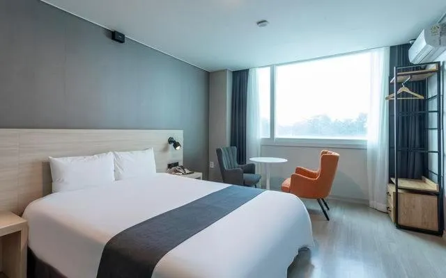 Bed in Gyeongpo Soo Hotel