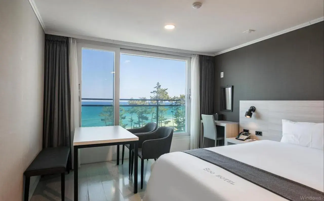 Bed in Gyeongpo Soo Hotel Bed in Gyeongpo Soo Hotel