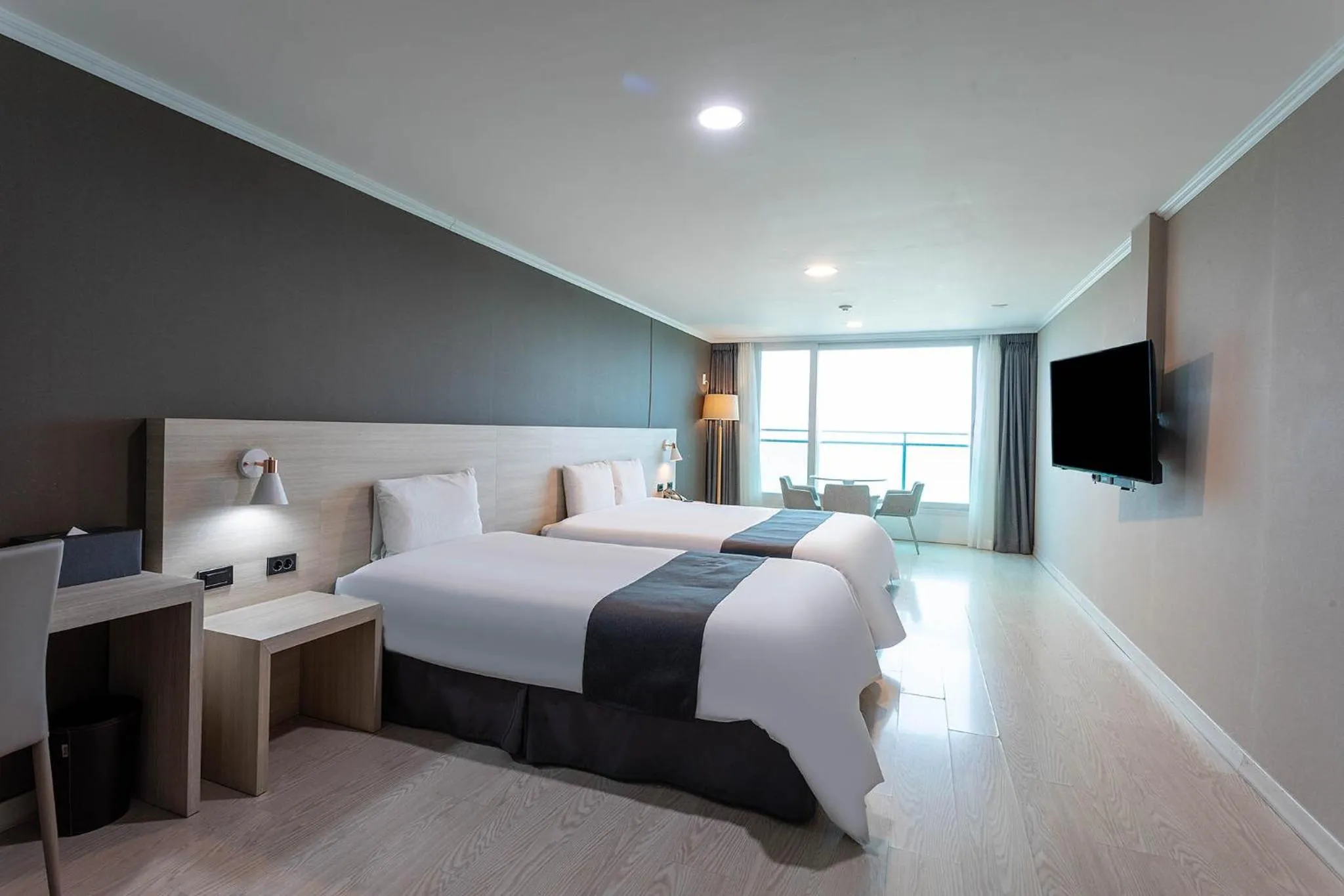 Bed in Gyeongpo Soo Hotel