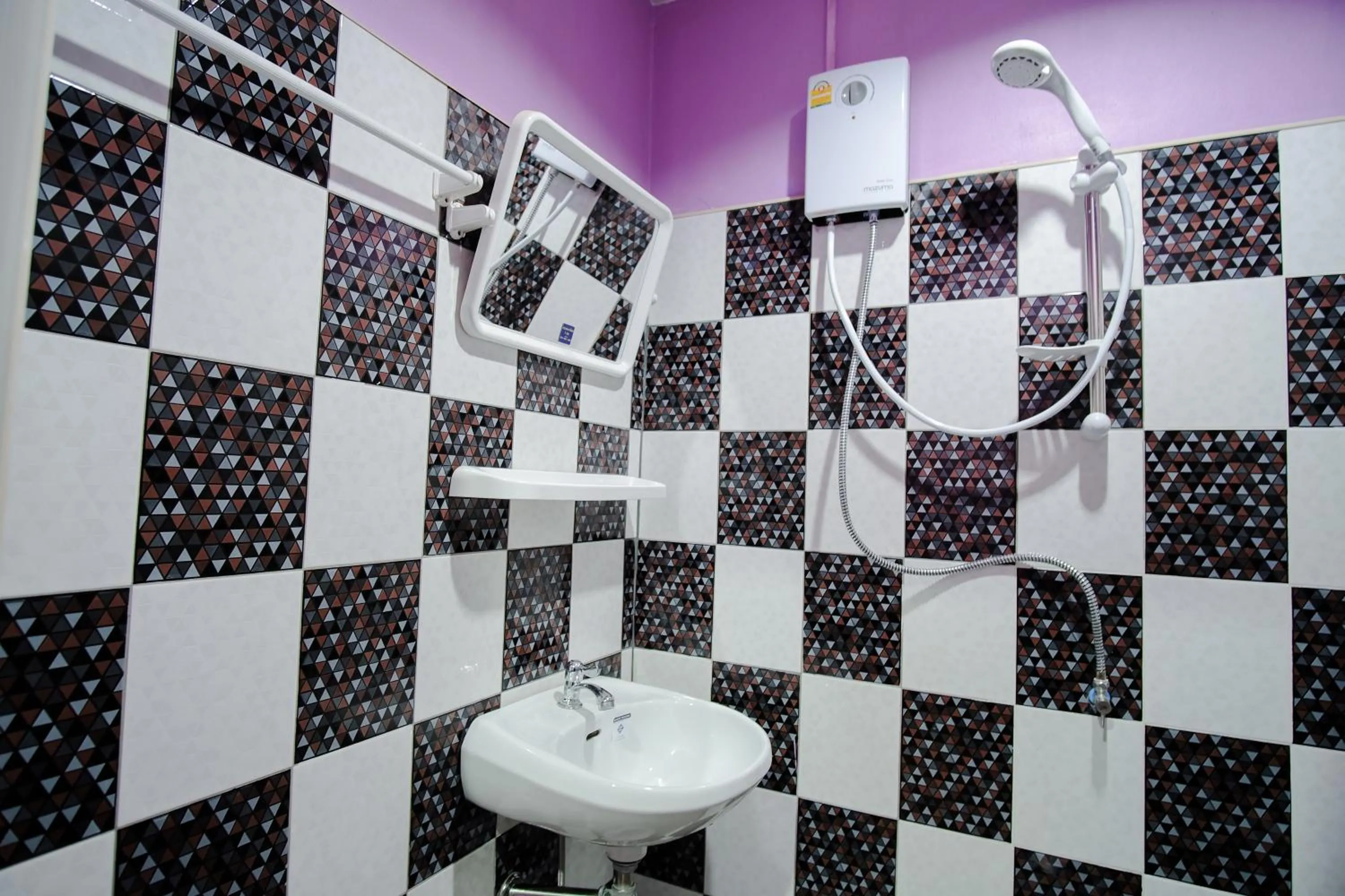 Shower in Sweet Dreams Hometel