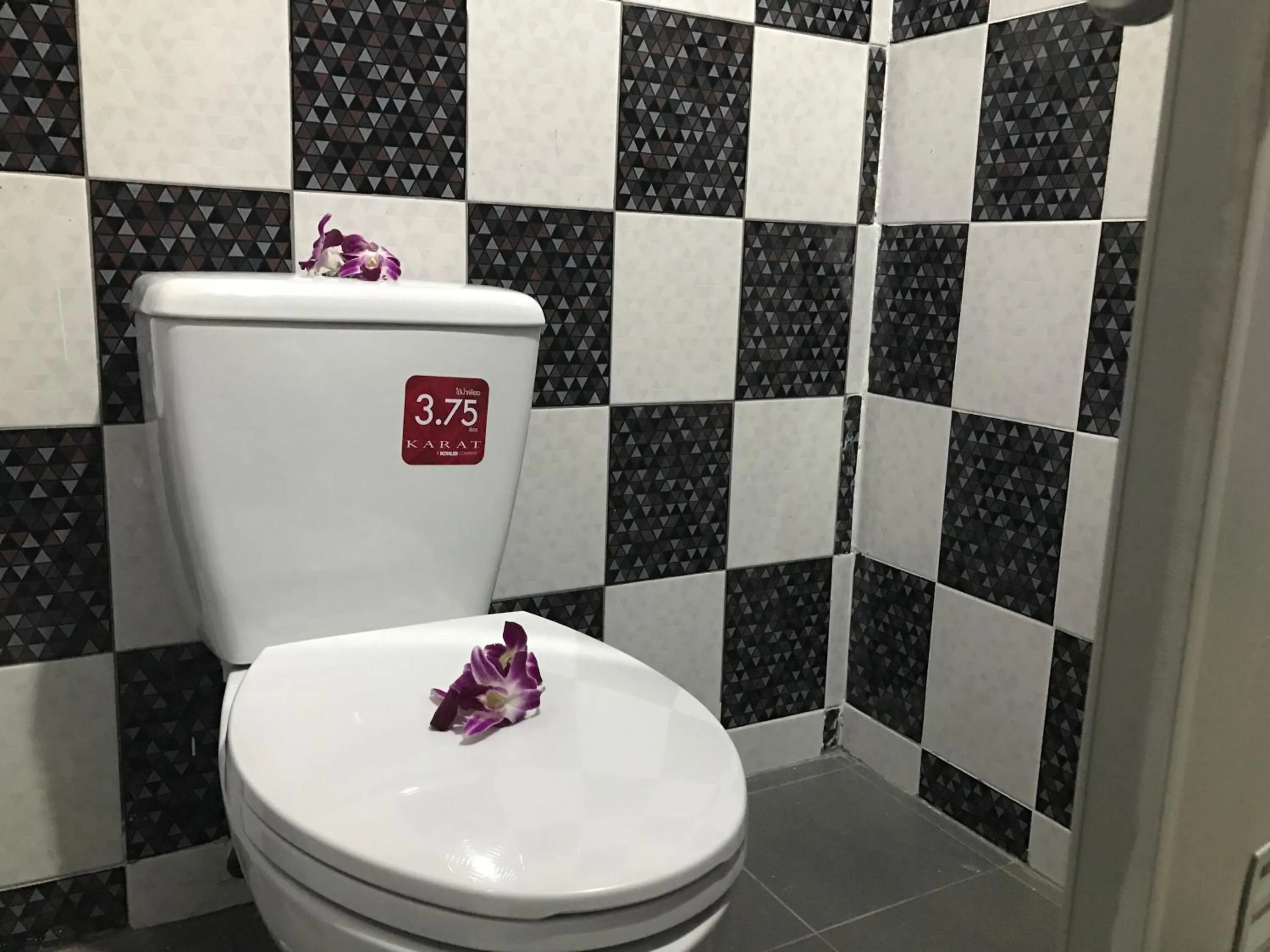 Toilet in Sweet Dreams Hometel