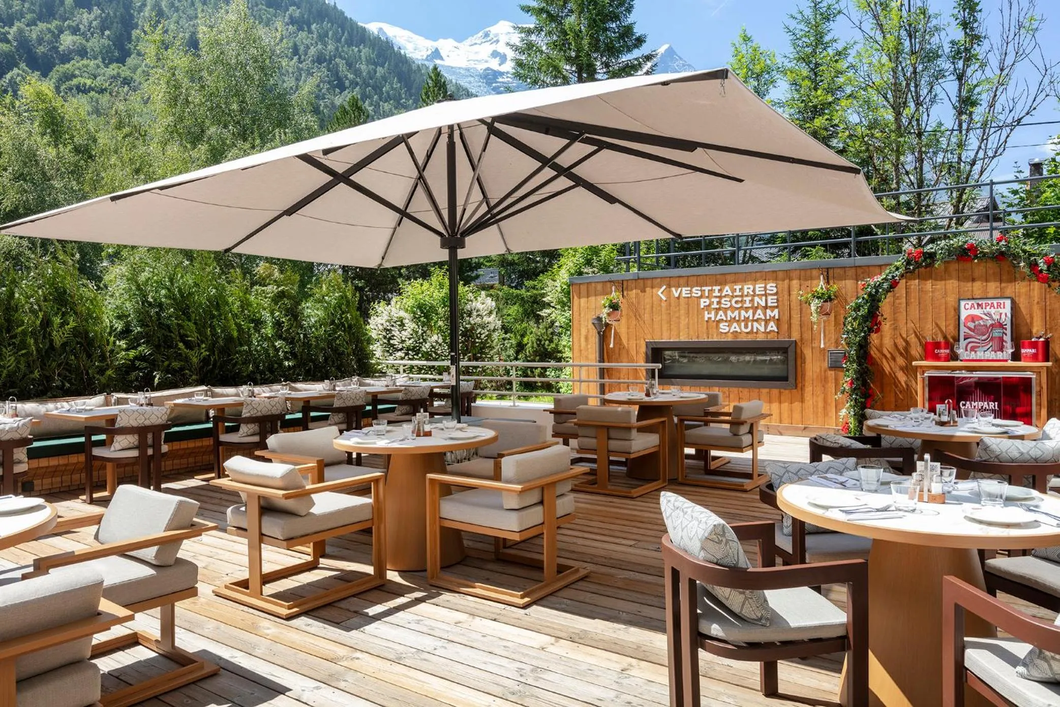 Patio in Hôtel Les Aiglons Chamonix