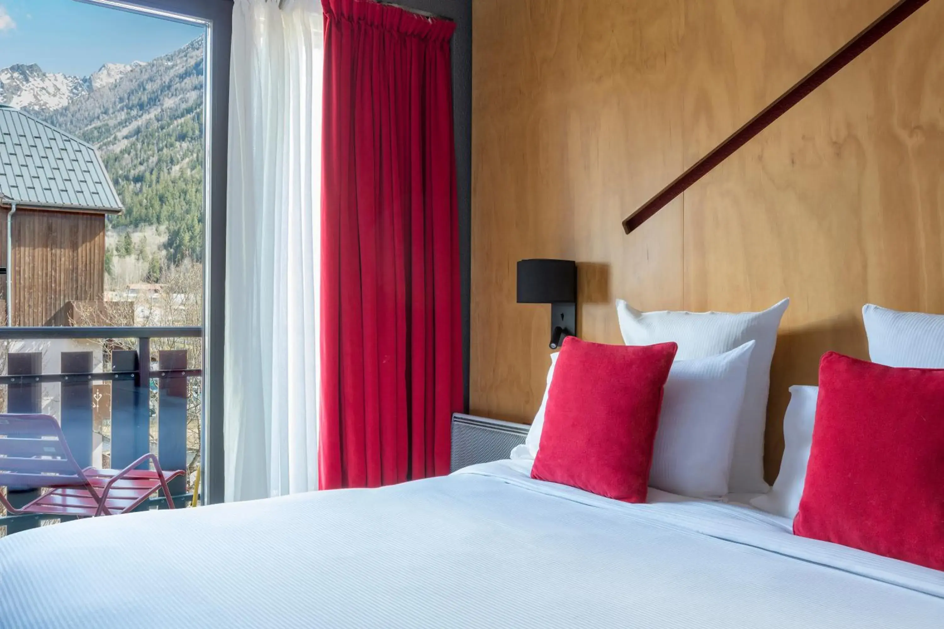 Bed in Hôtel Les Aiglons Chamonix Bed in Hôtel Les Aiglons Chamonix