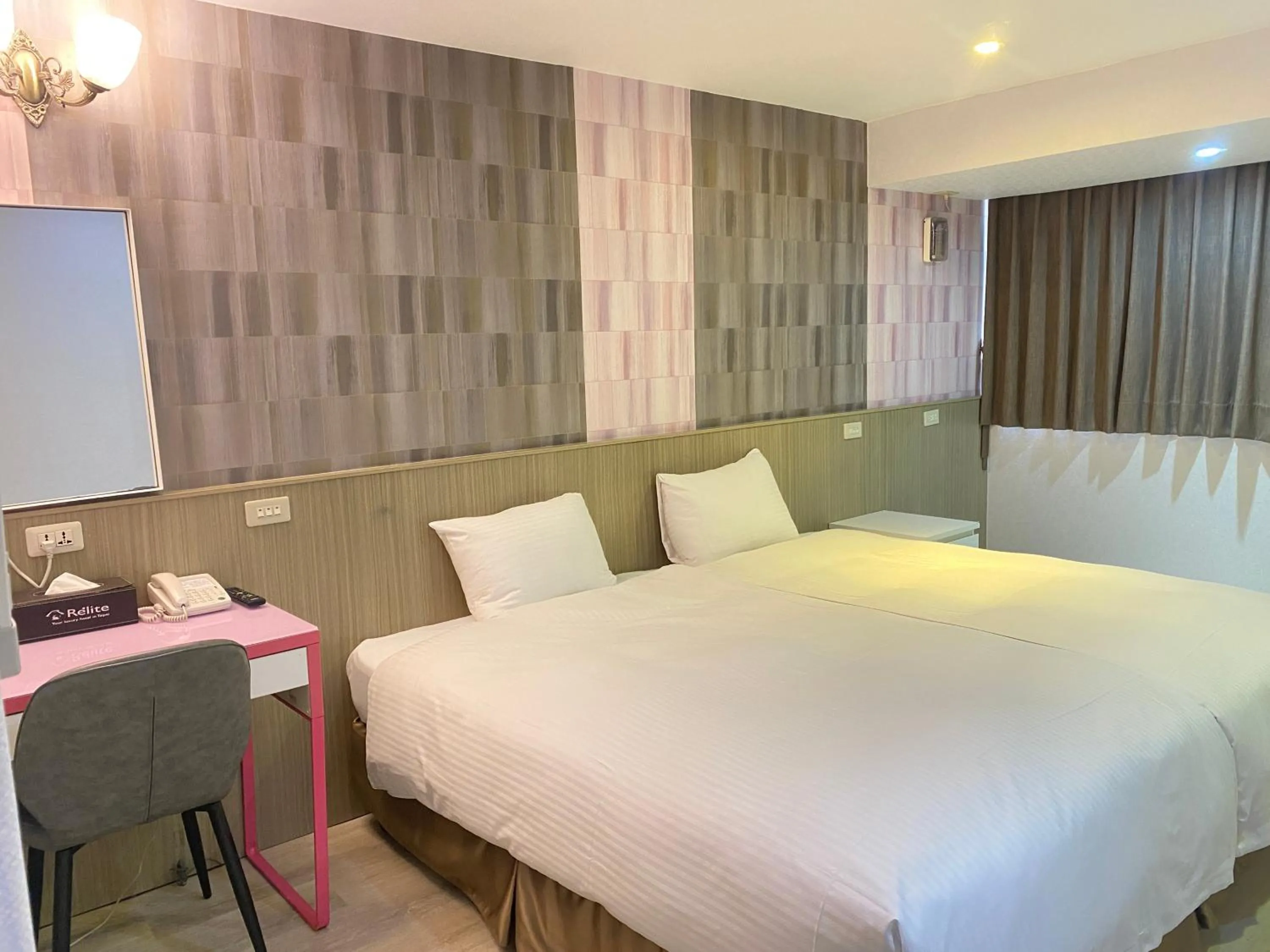 Photo of the whole room, Bed in Taipei Hotel Zoo