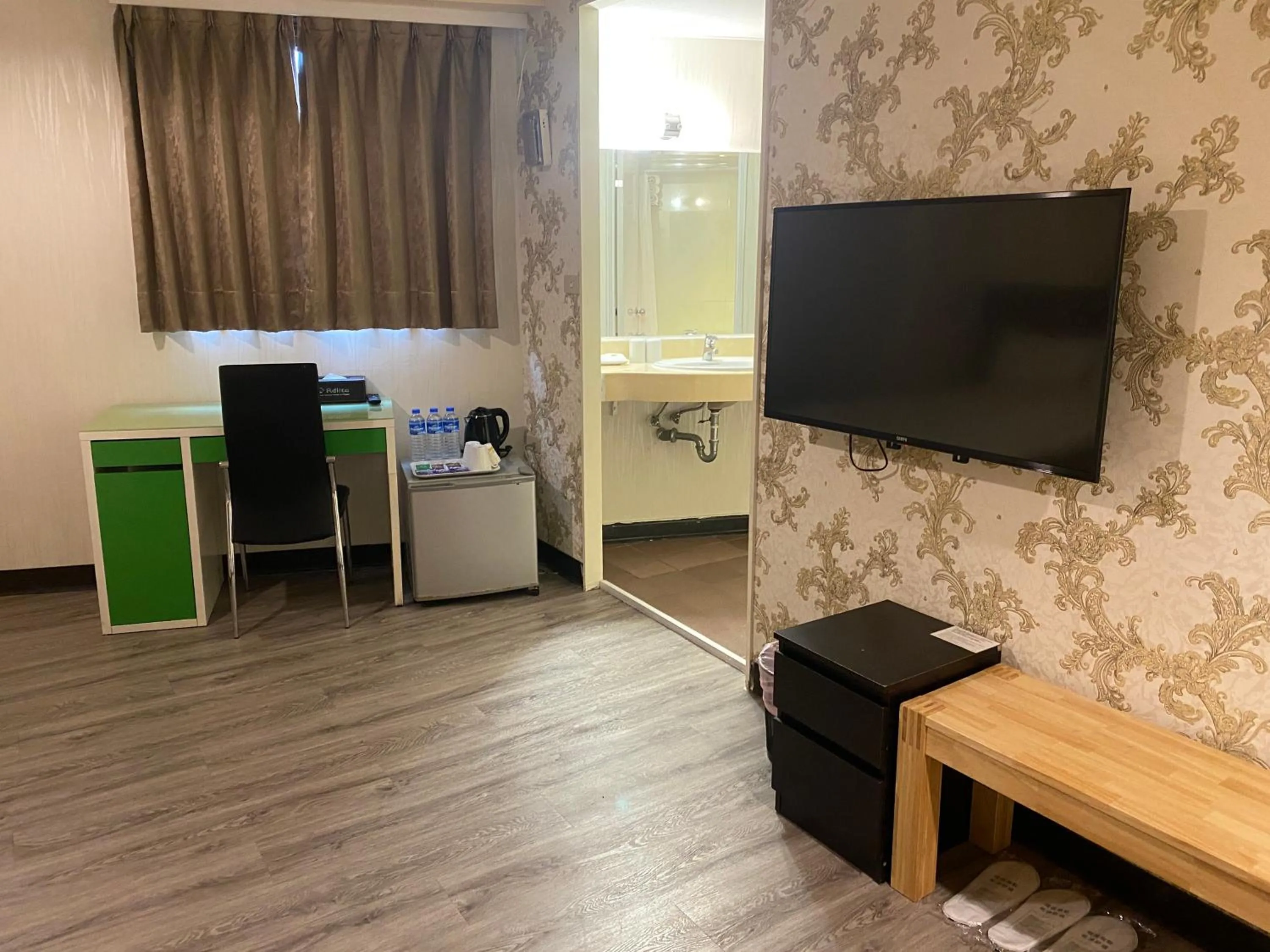 TV and multimedia, TV/Entertainment Center in Taipei Hotel Zoo