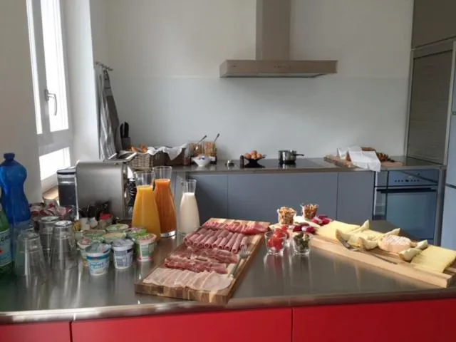 Buffet breakfast in B&B Laupenring, Basel