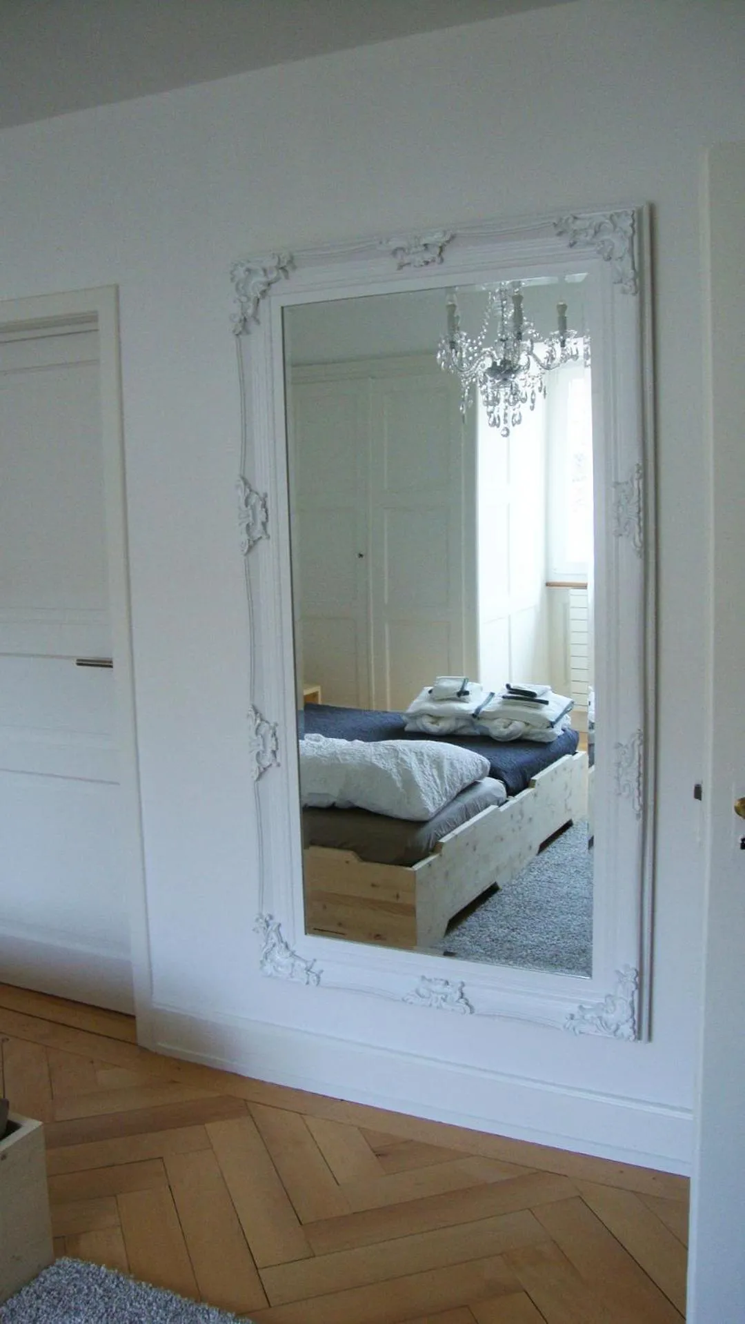 Photo of the whole room, Bed in B&B Laupenring, Basel