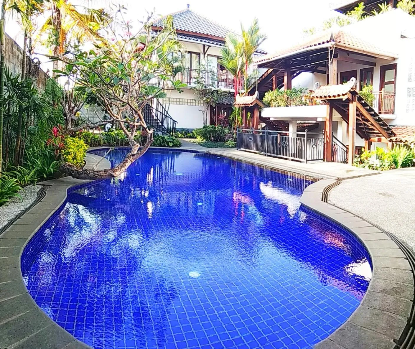 Swimming pool in Jos & Hanny Homestay