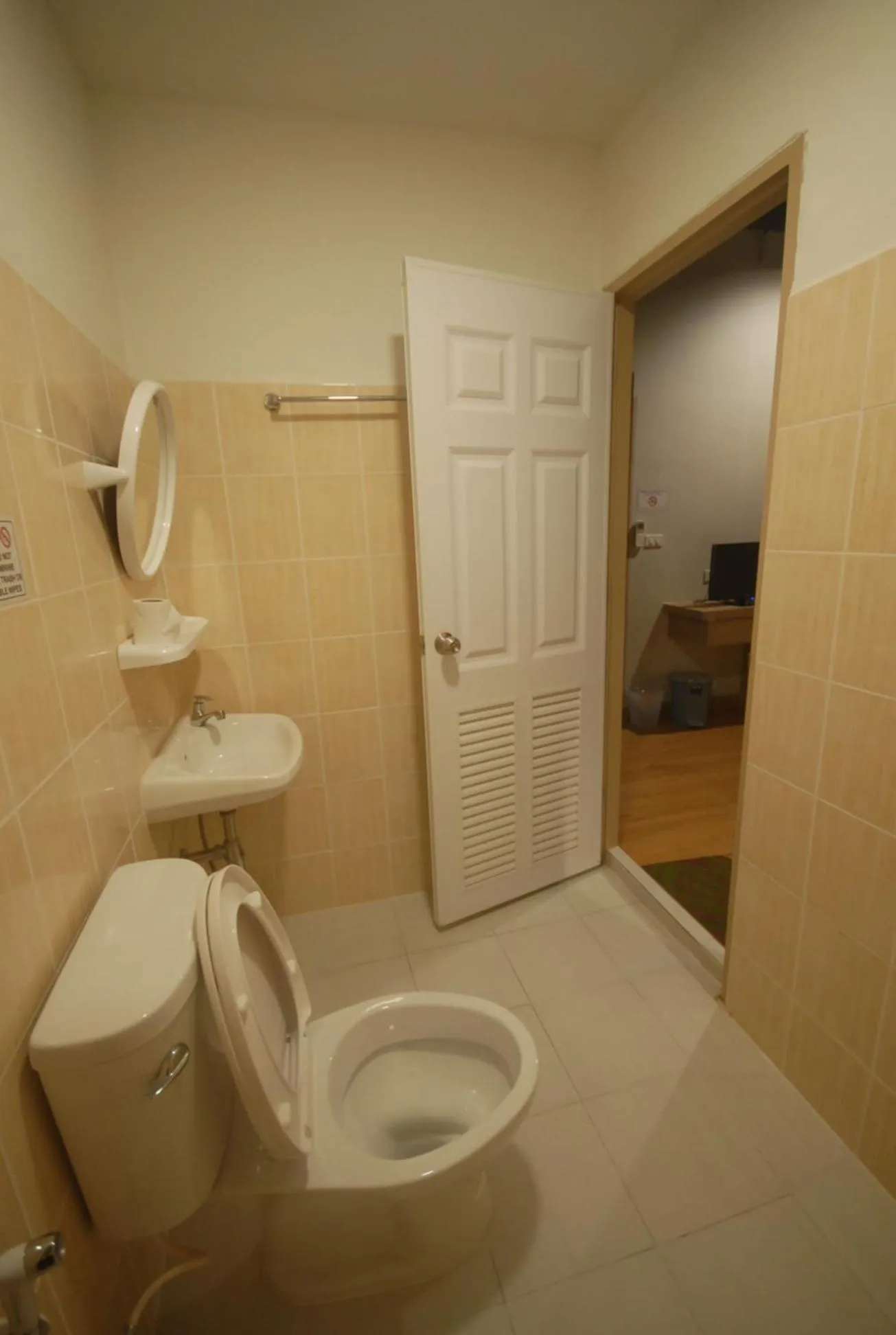 Toilet in Inn Stations Hostel