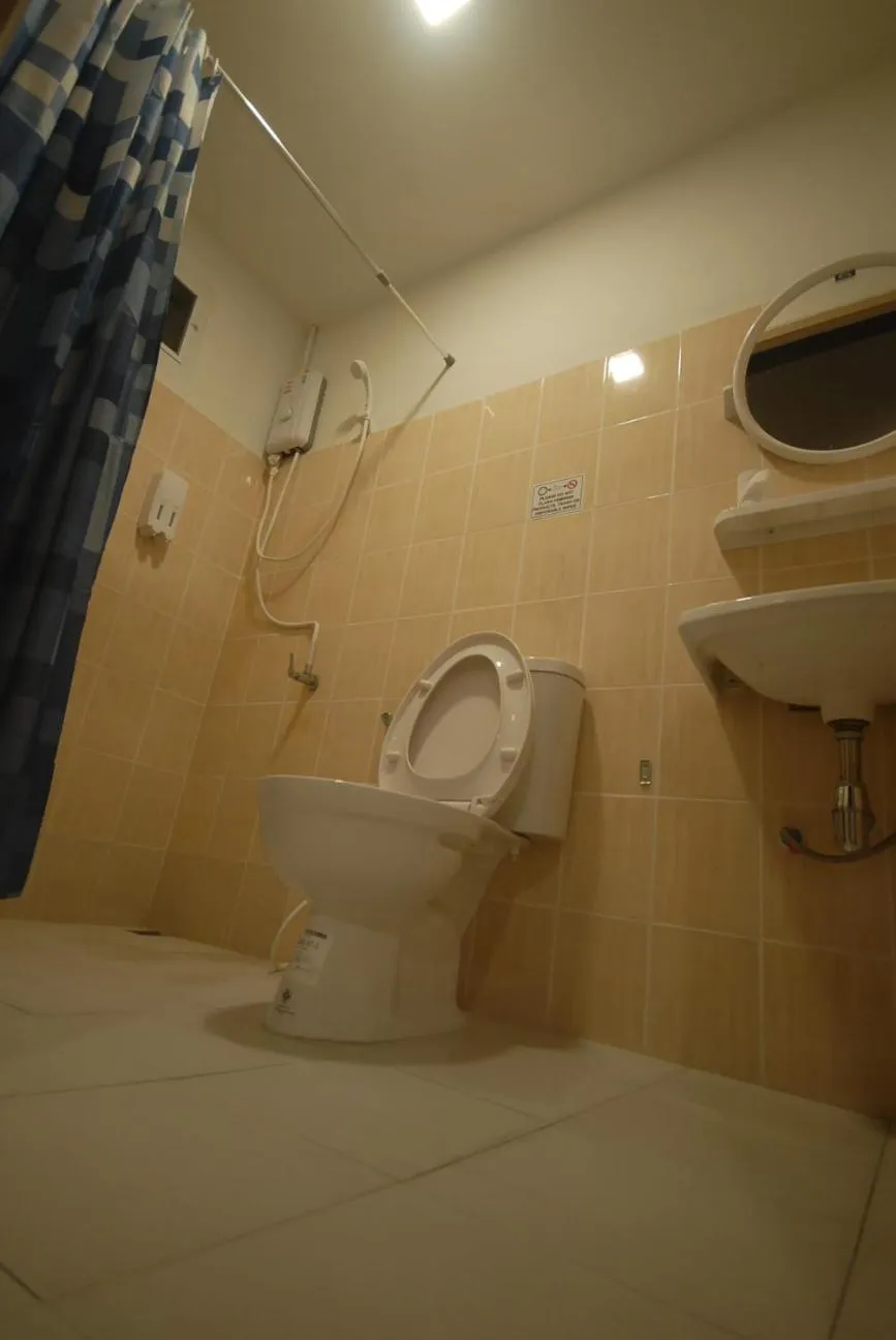 Shower in Inn Stations Hostel