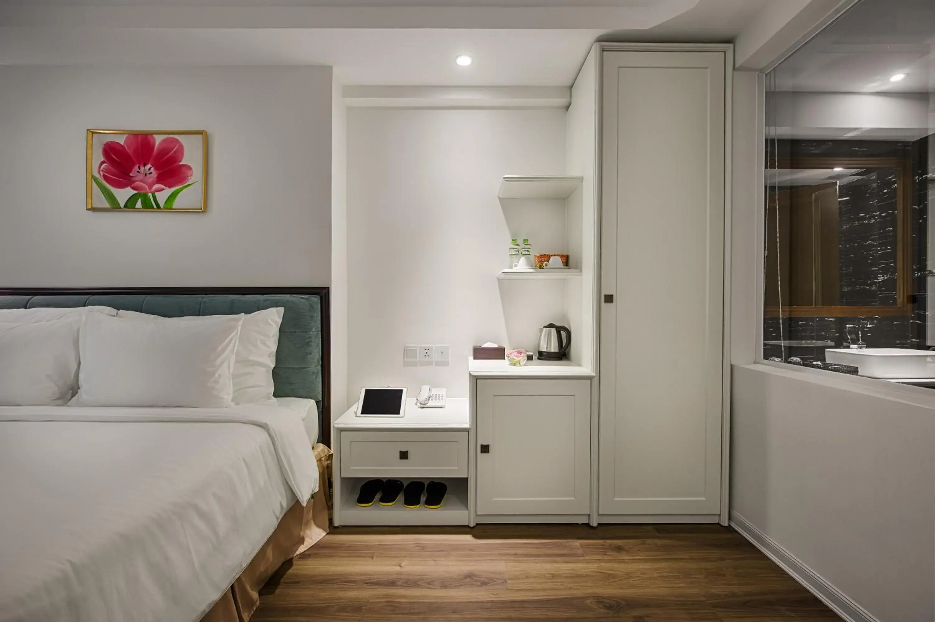 Bedroom, Bed in Adaline Hotel and Suite Bedroom, Bed in Adaline Hotel and Suite