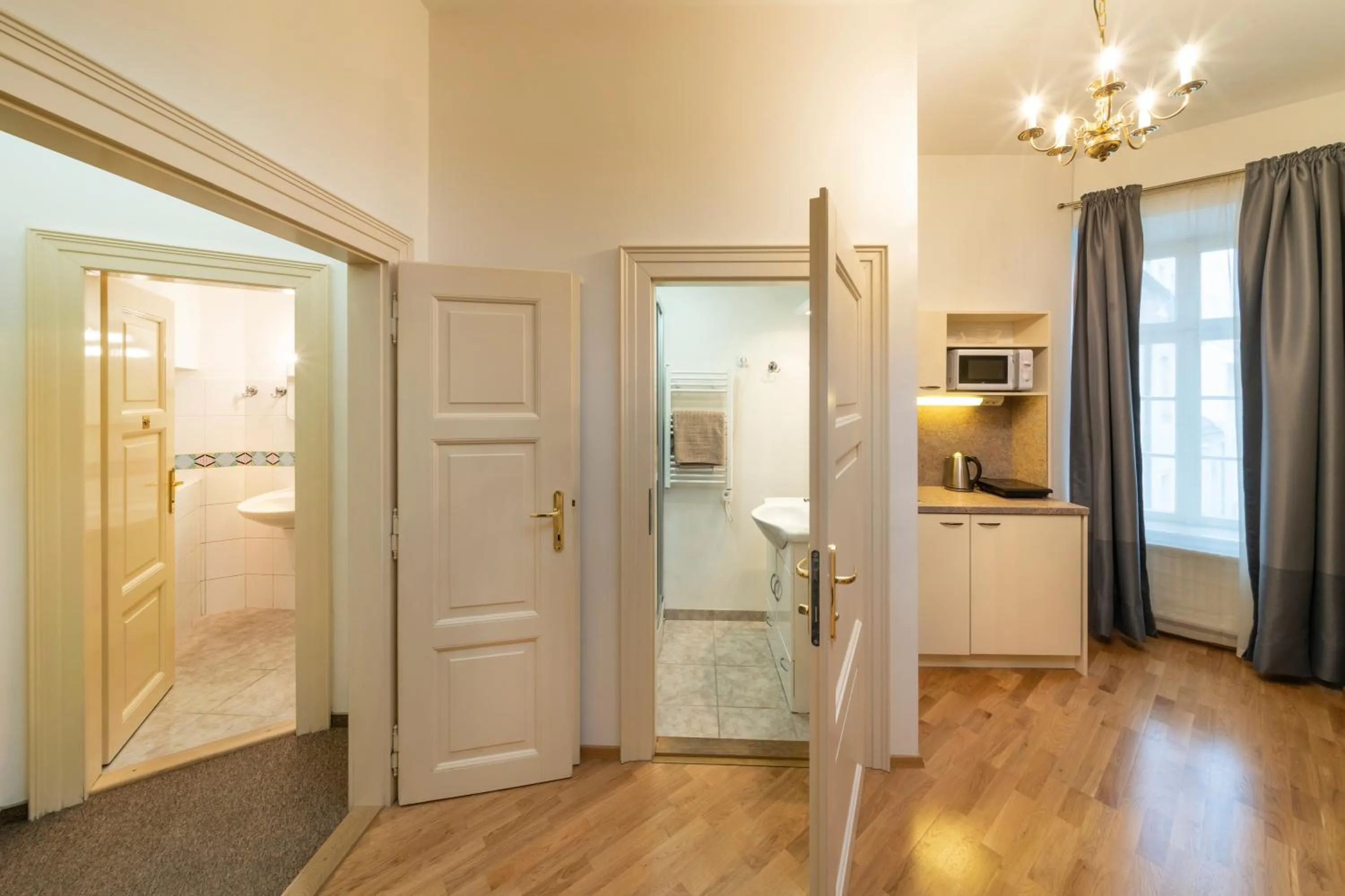 Shower in Old Town - Aparthotel Michalska