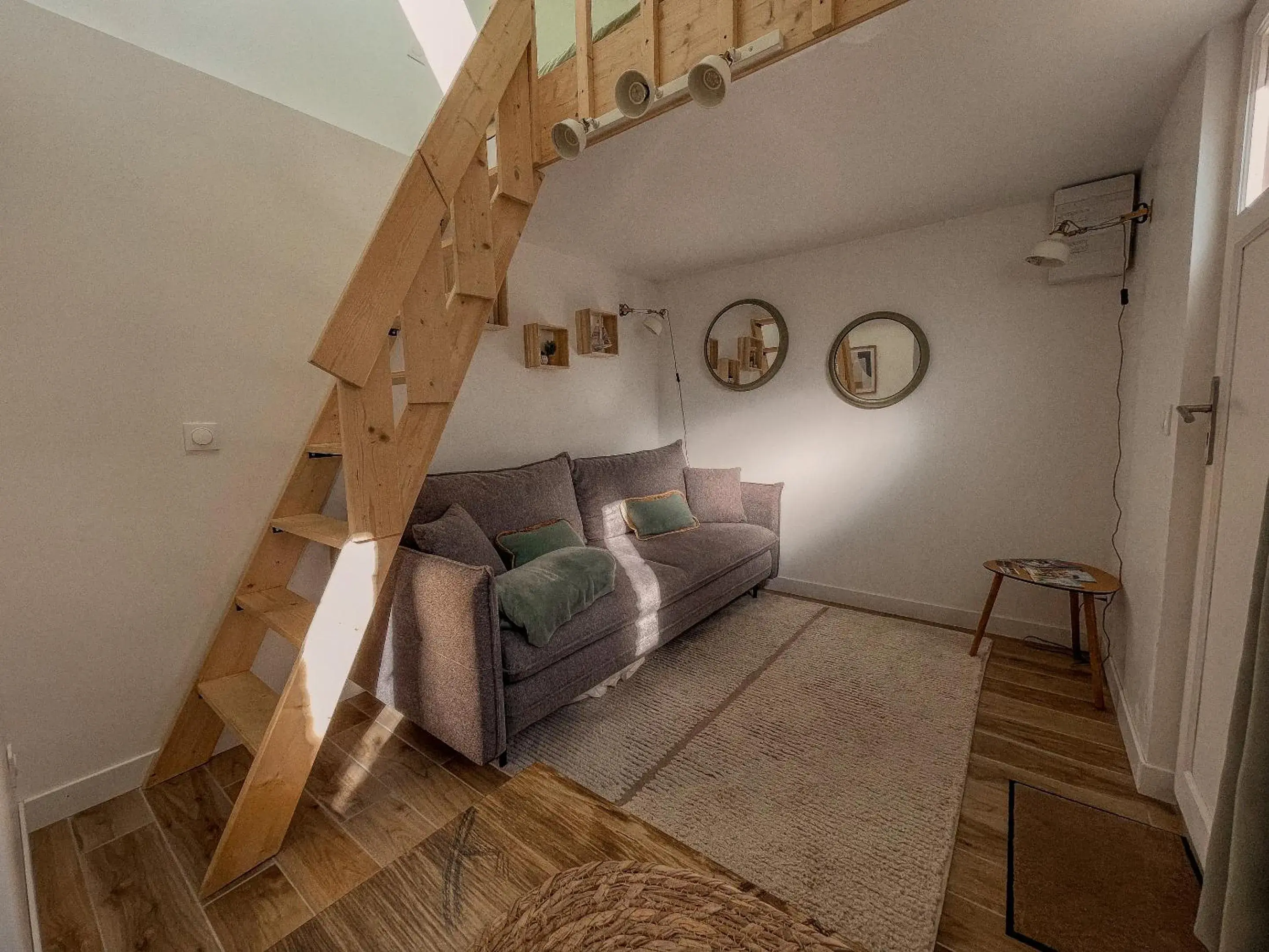 Bedroom in Clementines House Honfleur Bedroom in Clementines House Honfleur