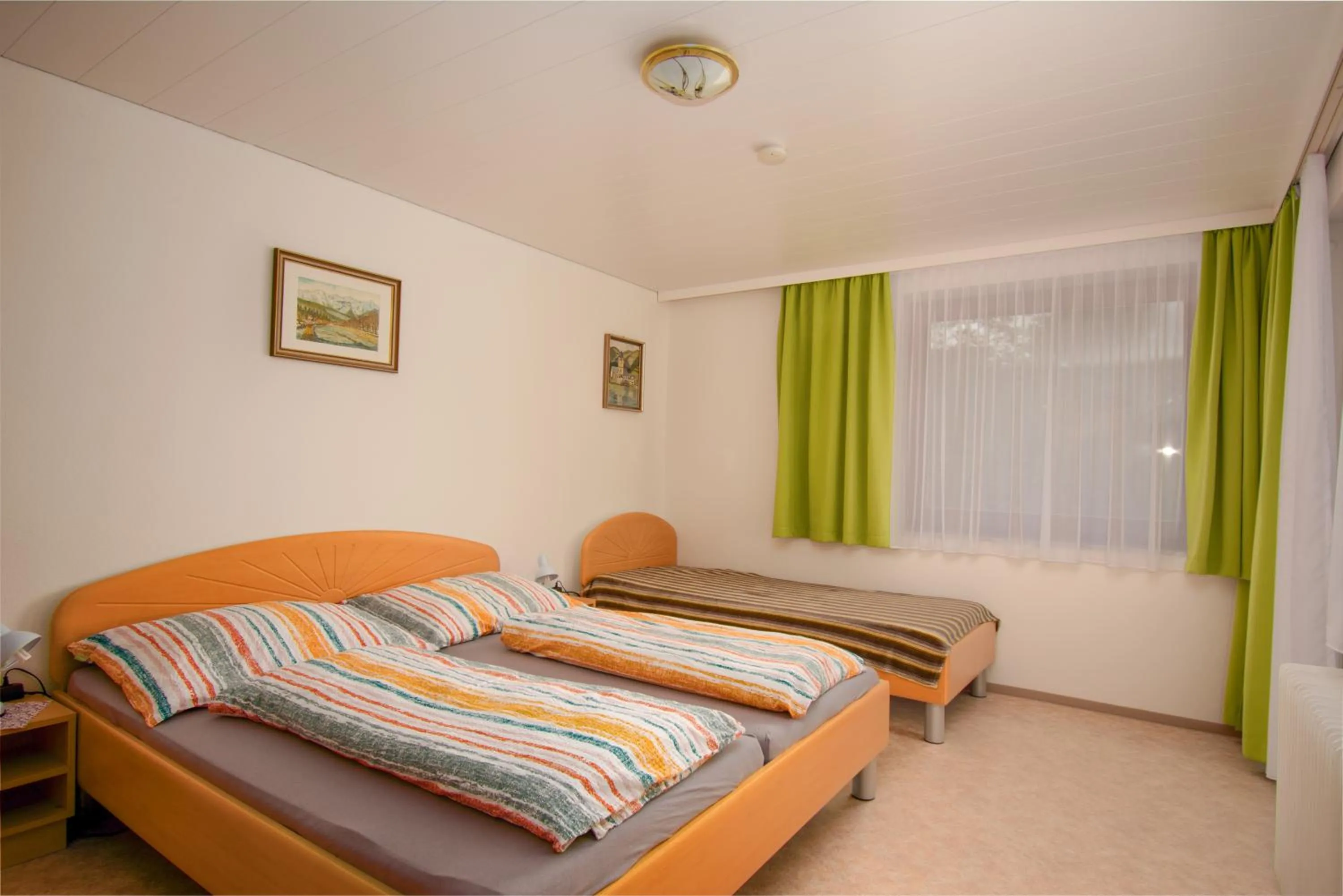 Property building, Bed in Haus Straubinger-Tiefenbacher