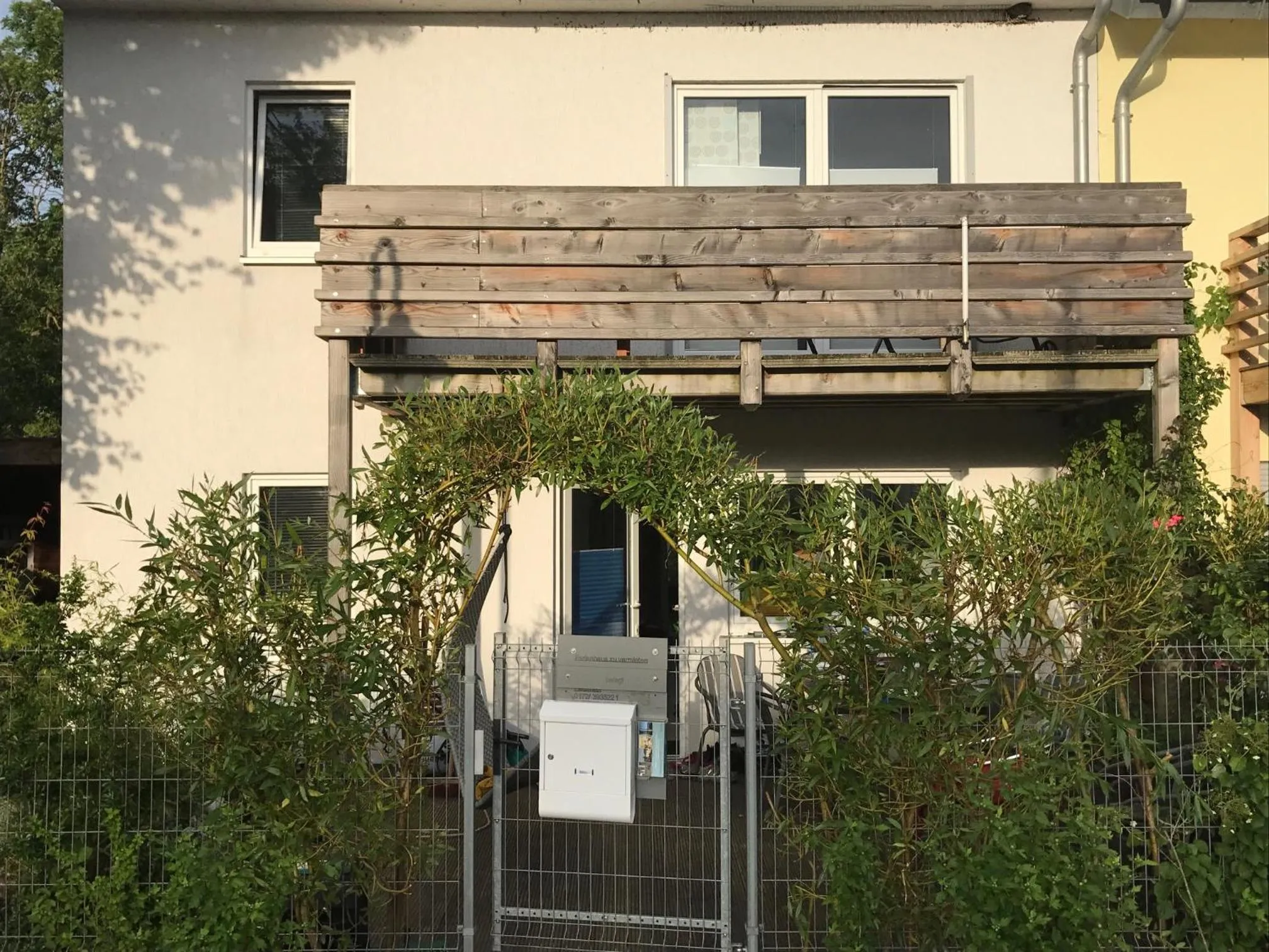 Facade/entrance in Wind und Wetter