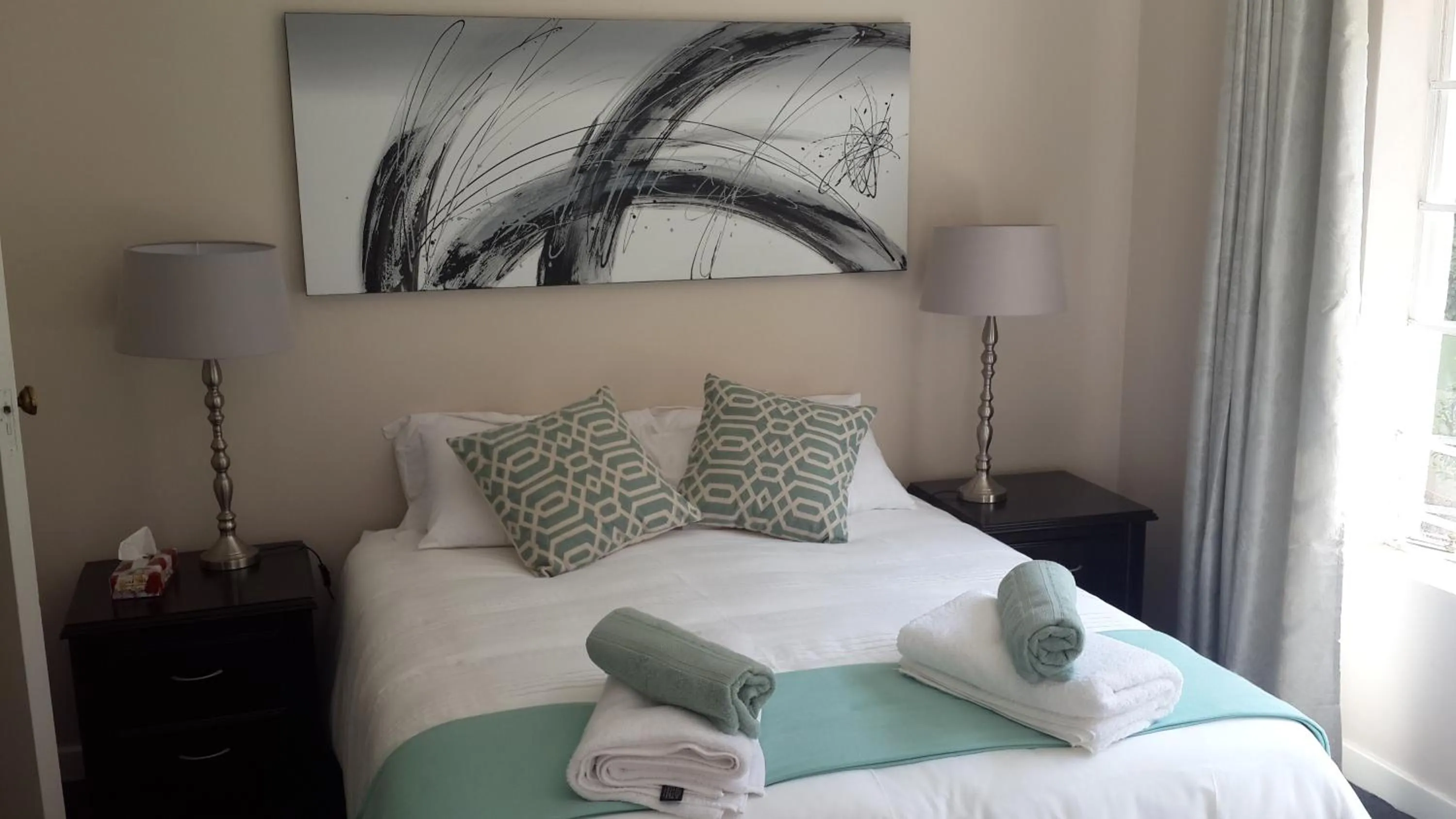 Bathroom, Bed in R & R's Retreat