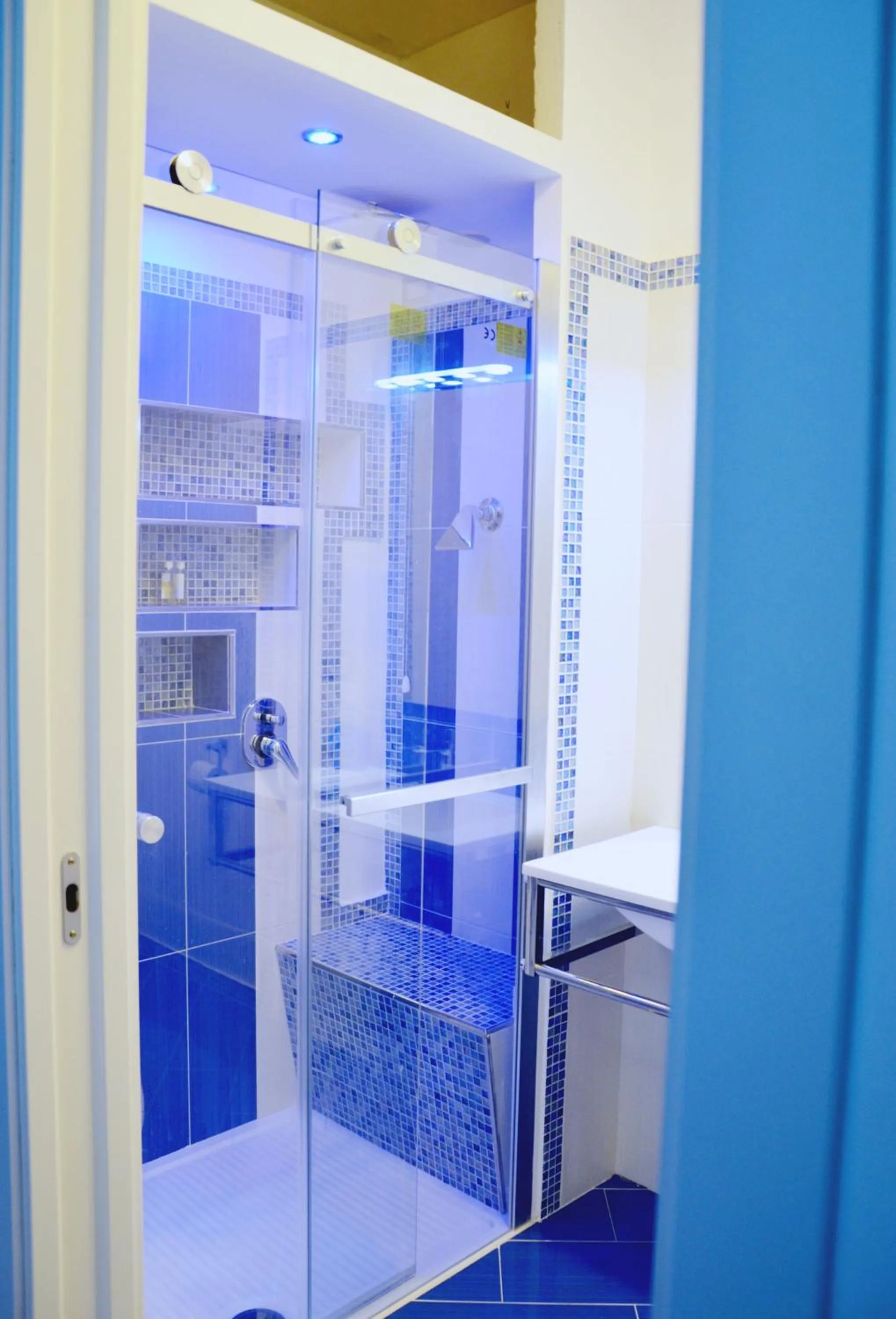 Shower in MaLu' B&B