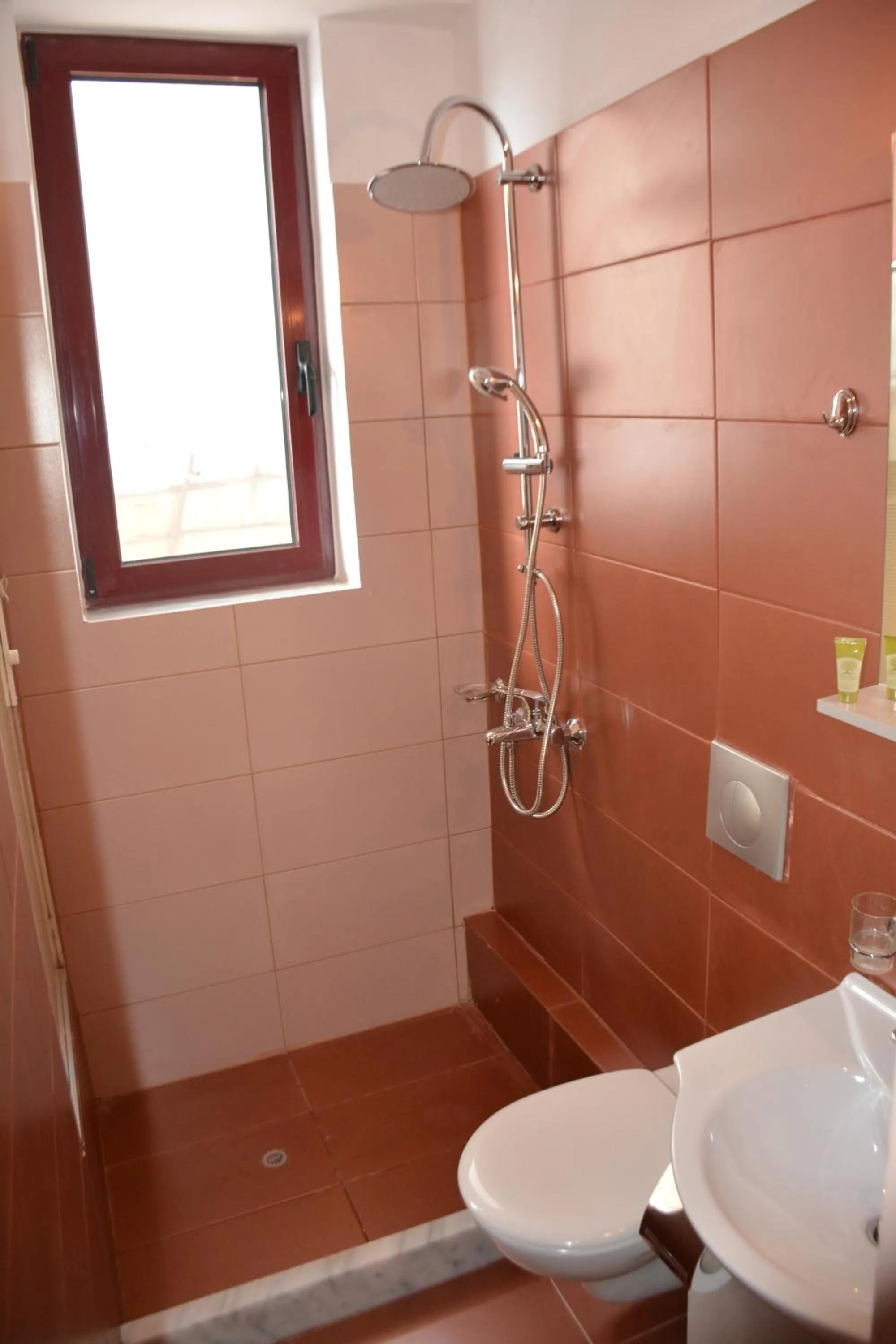 Bathroom in City Point Chios