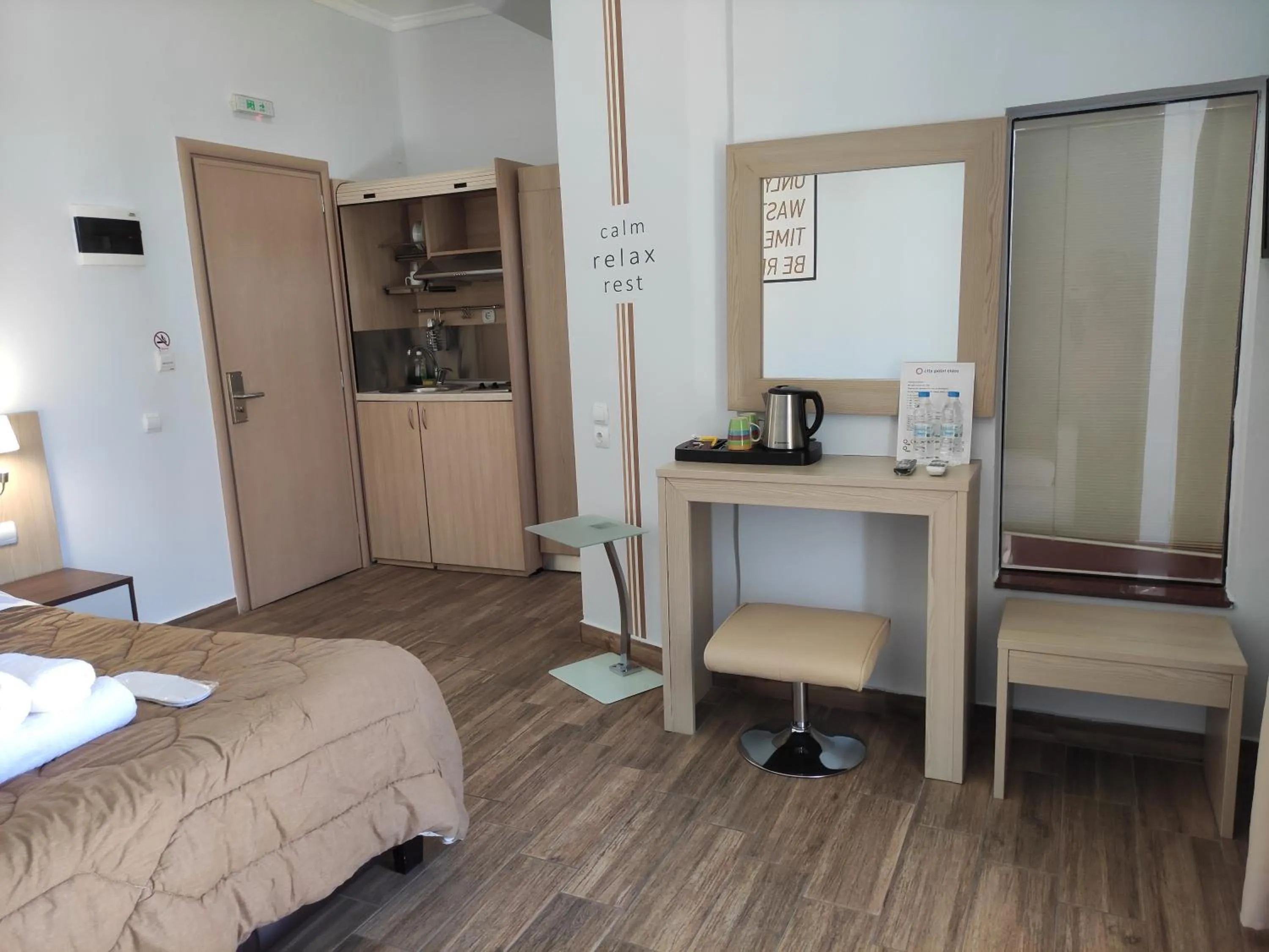 Kitchen or kitchenette, Bed in City Point Chios