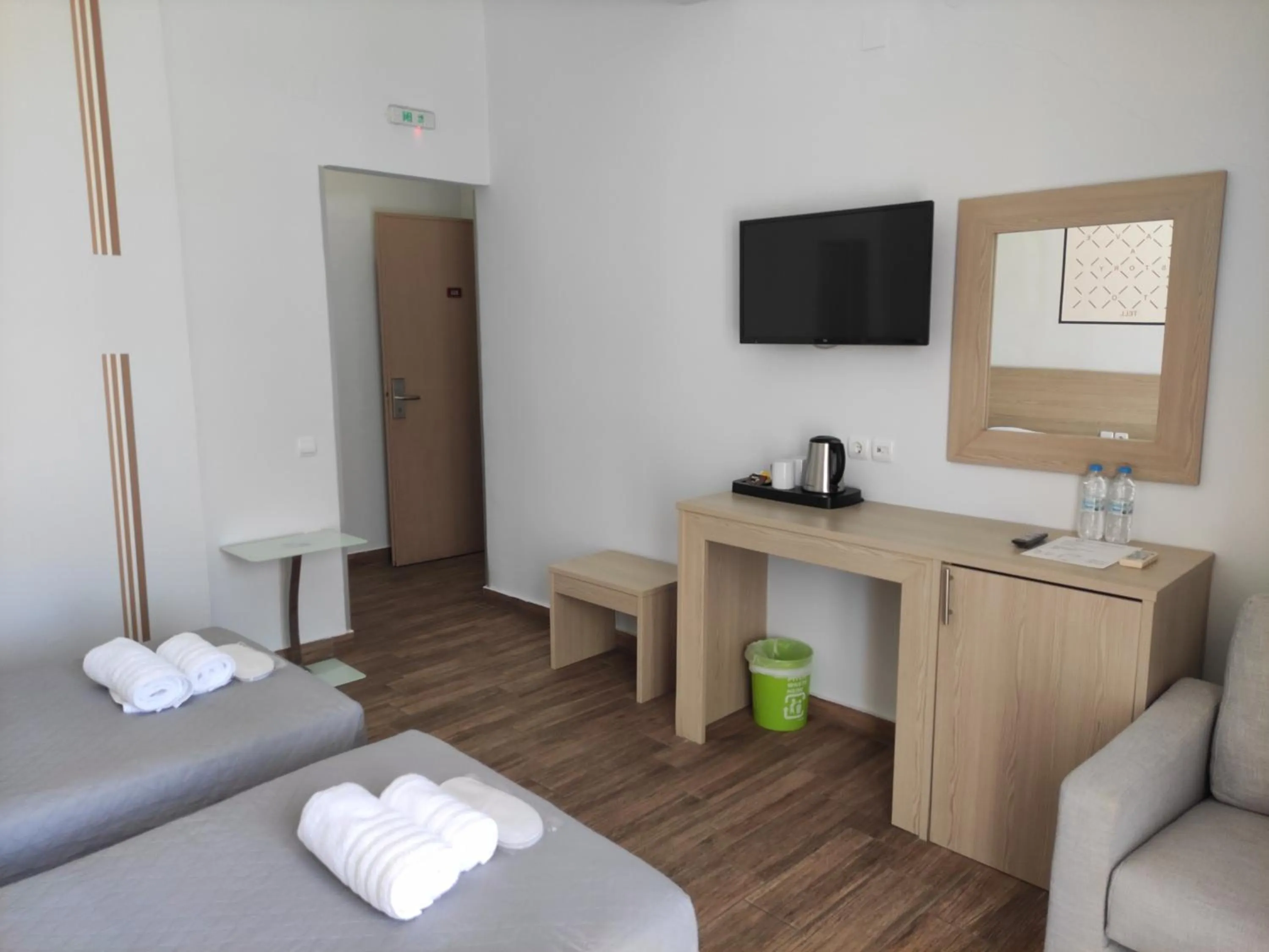 Photo of the whole room in City Point Chios