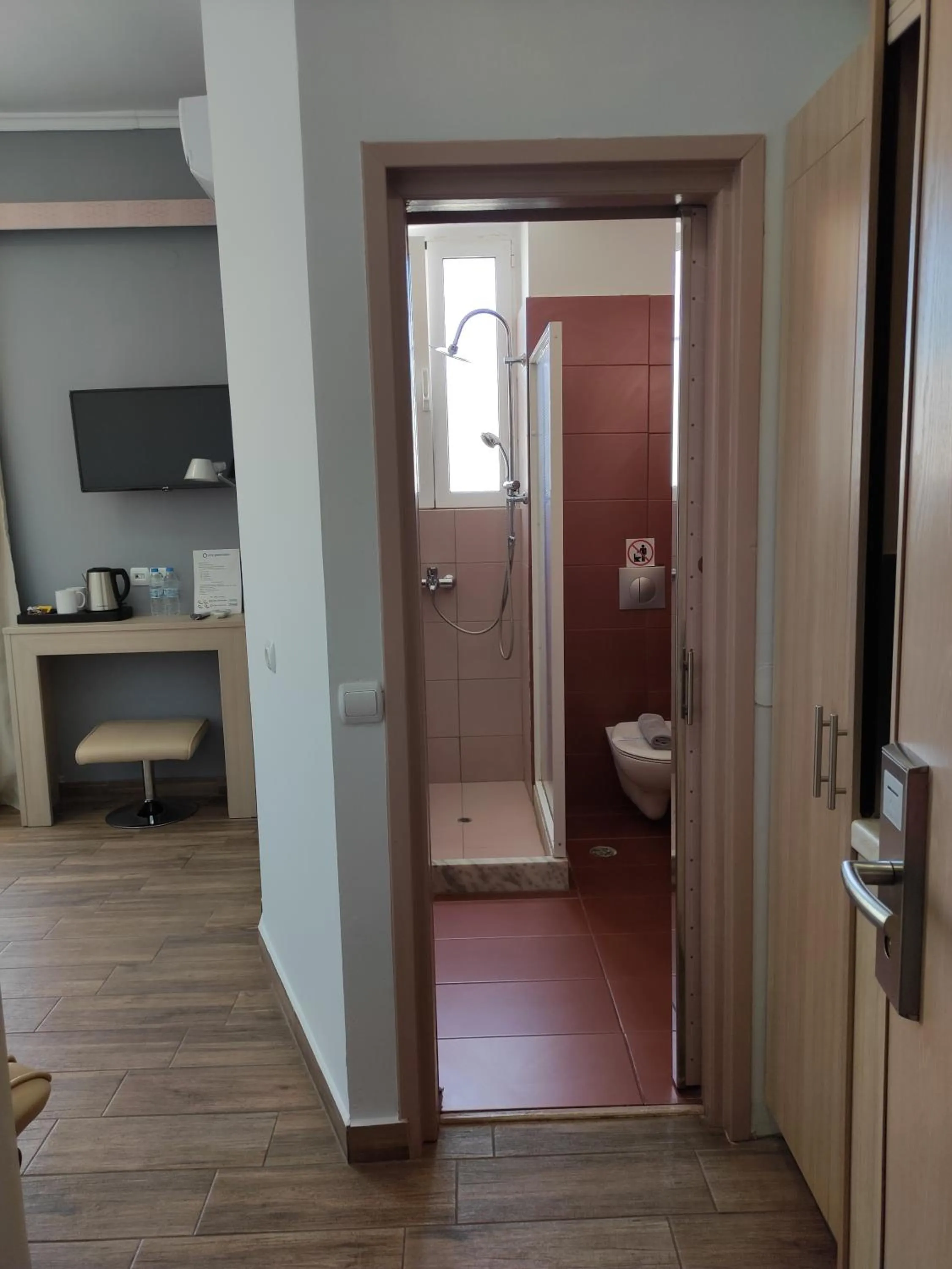 Bathroom in City Point Chios