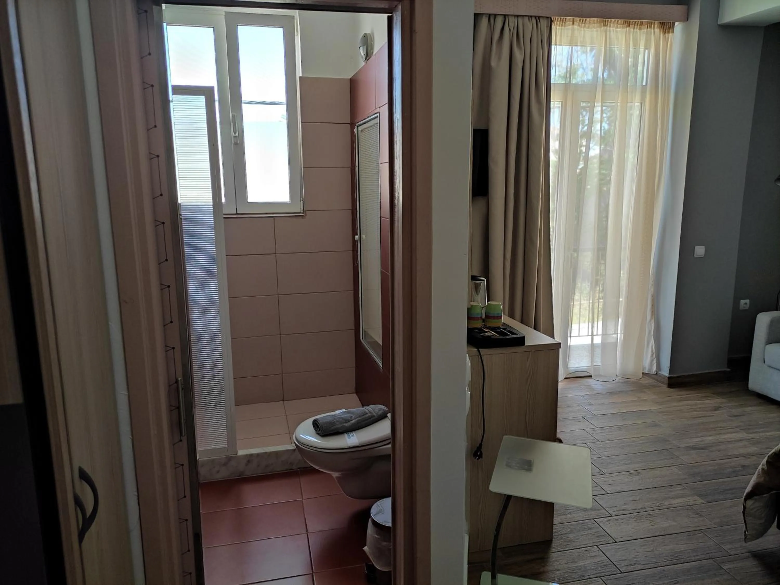 Bathroom in City Point Chios