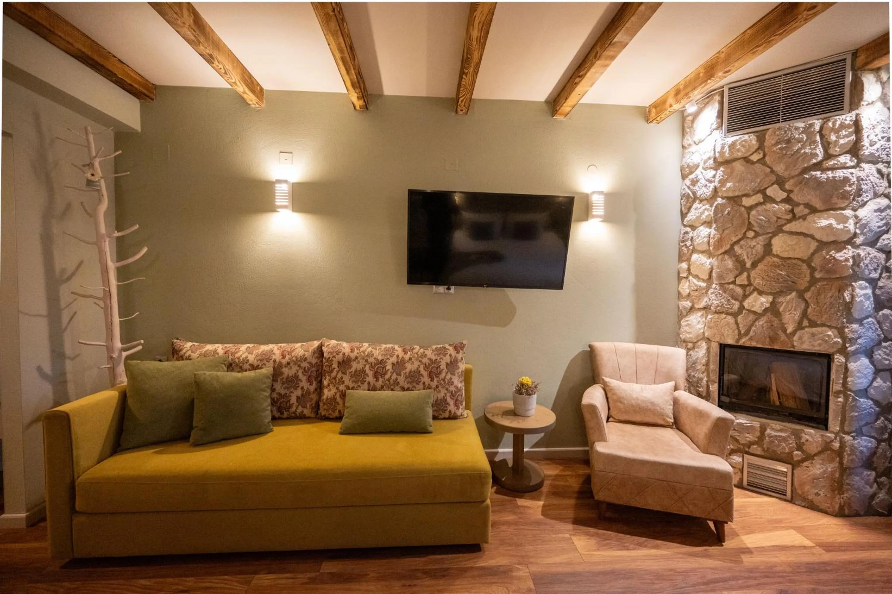 Rouista Tzoumerka Resort