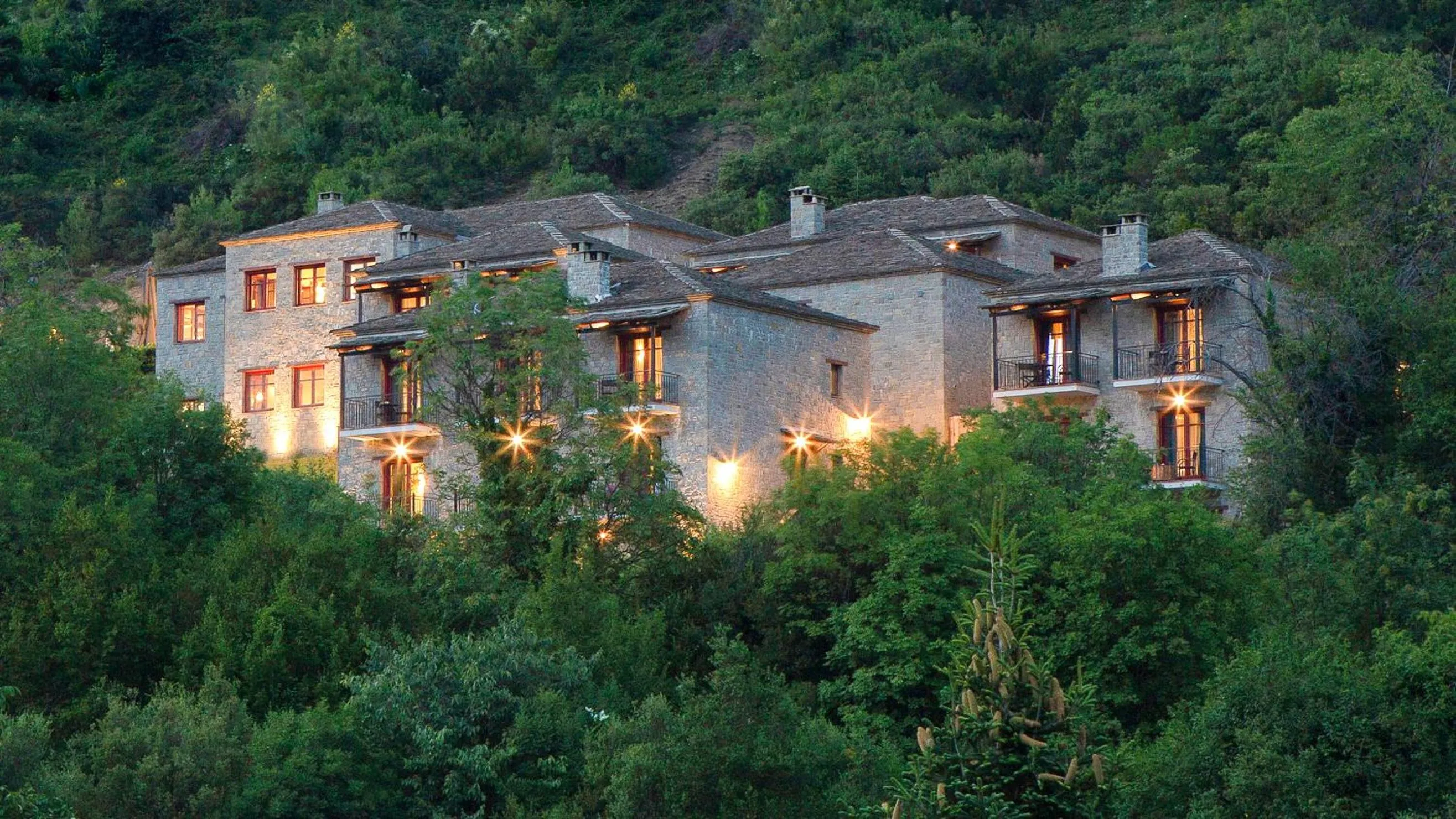 Property building in Rouista Tzoumerka Resort