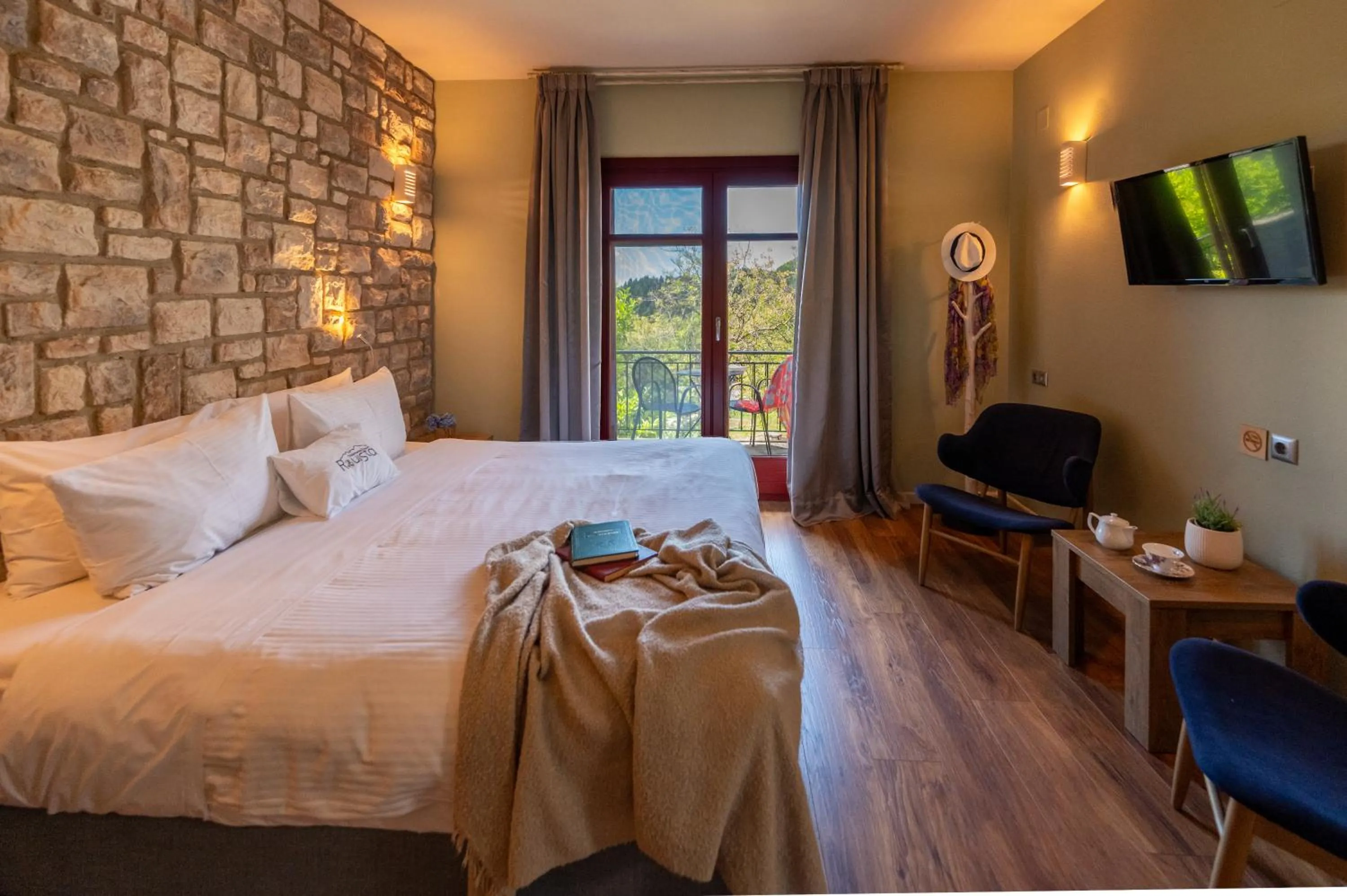 Bed in Rouista Tzoumerka Resort