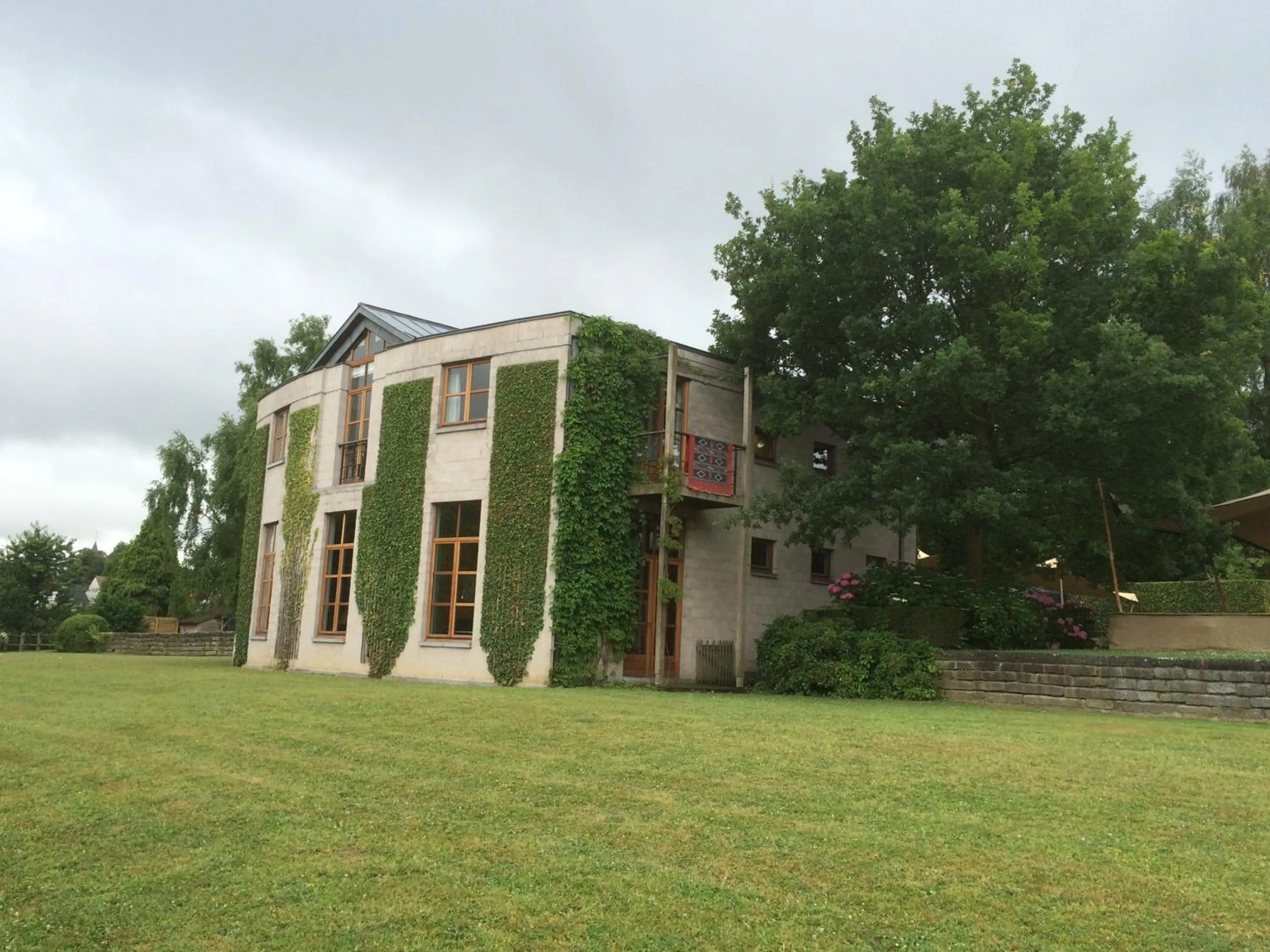 Property building in Le Jardin Des Sources