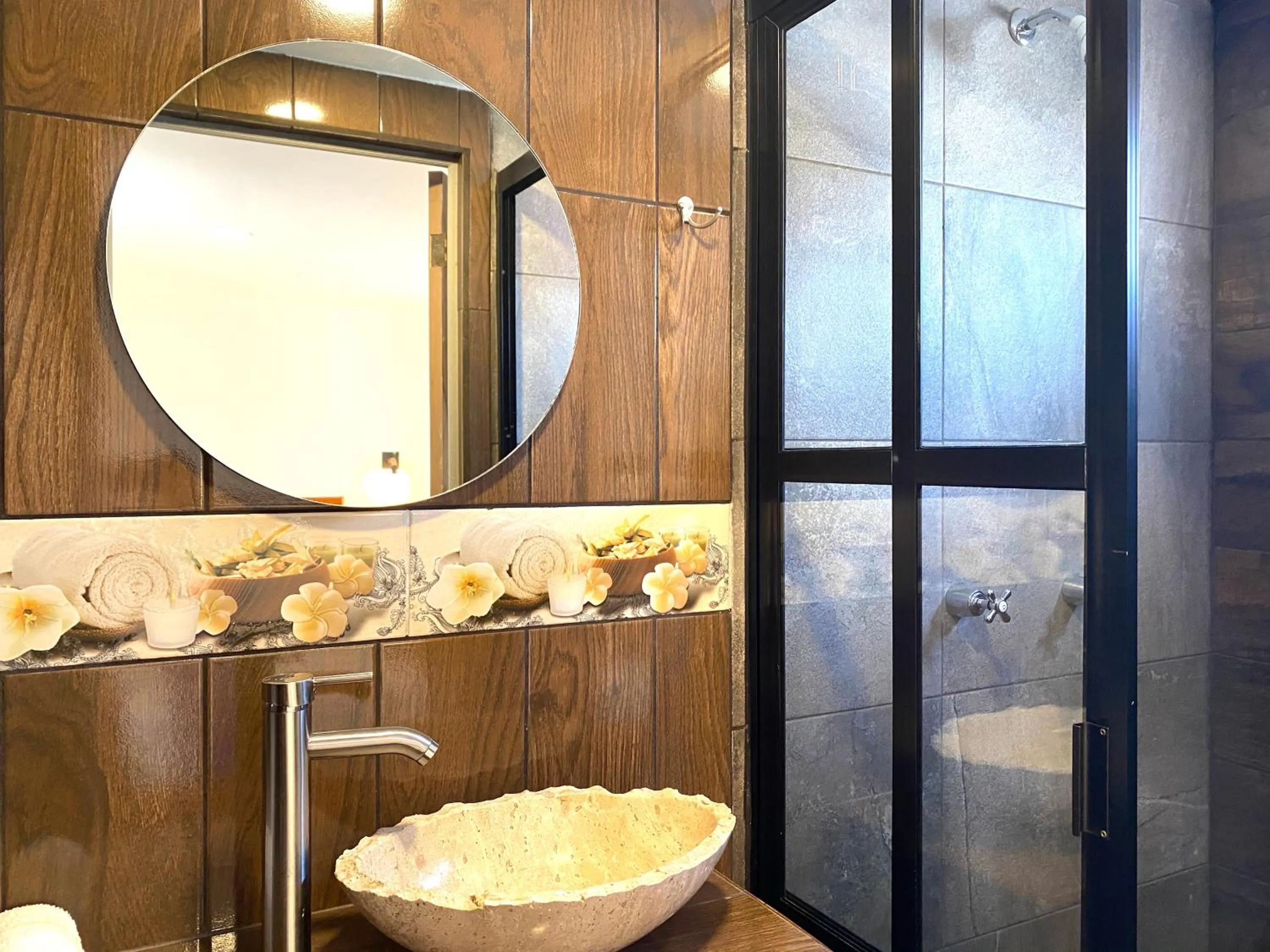 Bathroom in Hotel & Suites Cerro Roj0