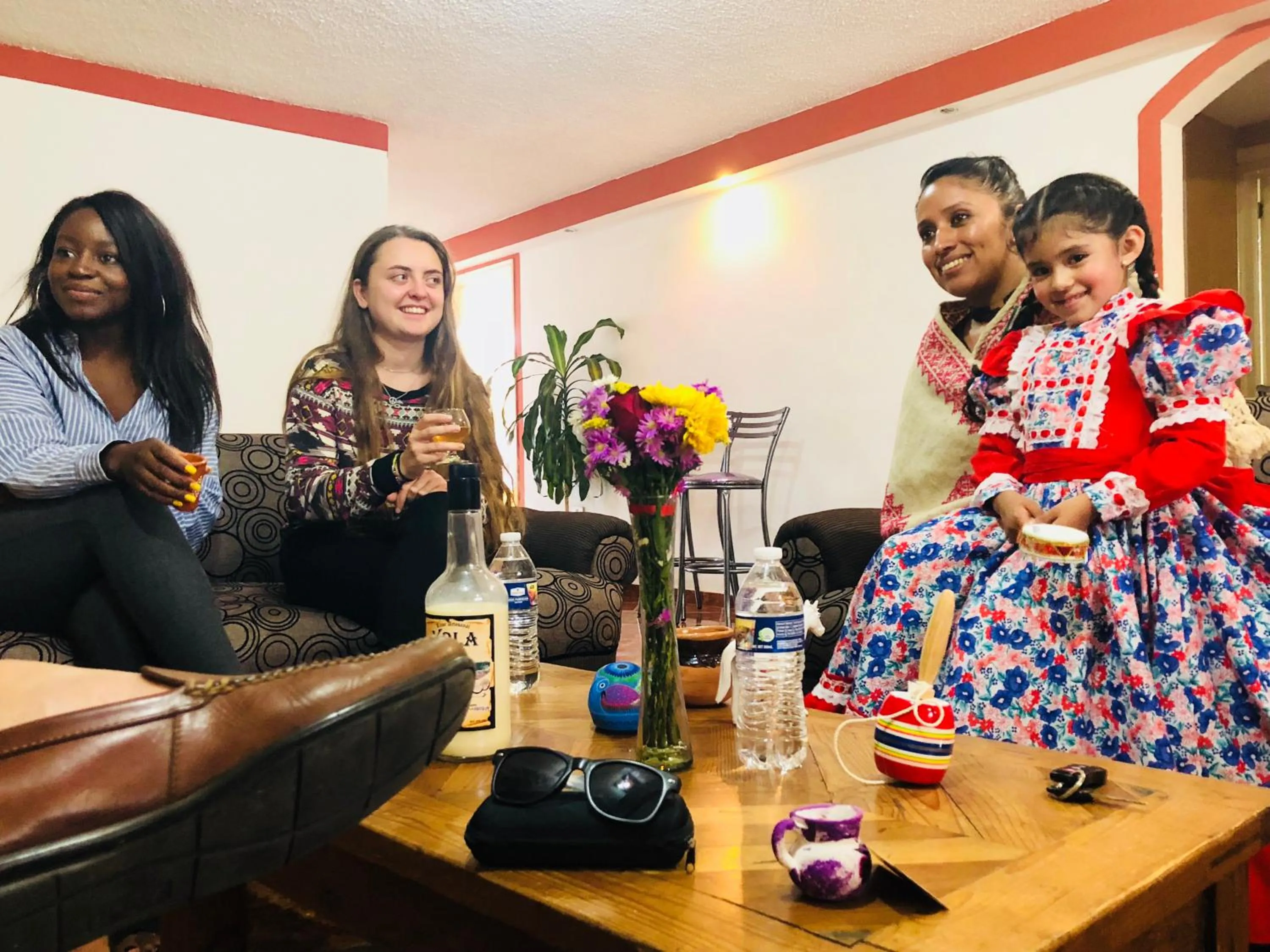 People in Hotel & Suites Cerro Roj0