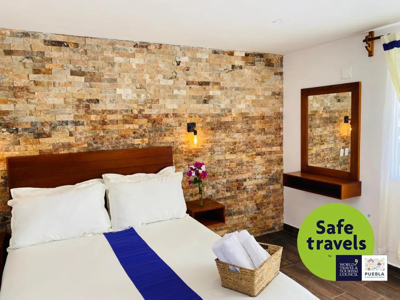 Bed in Hotel & Suites Cerro Roj0