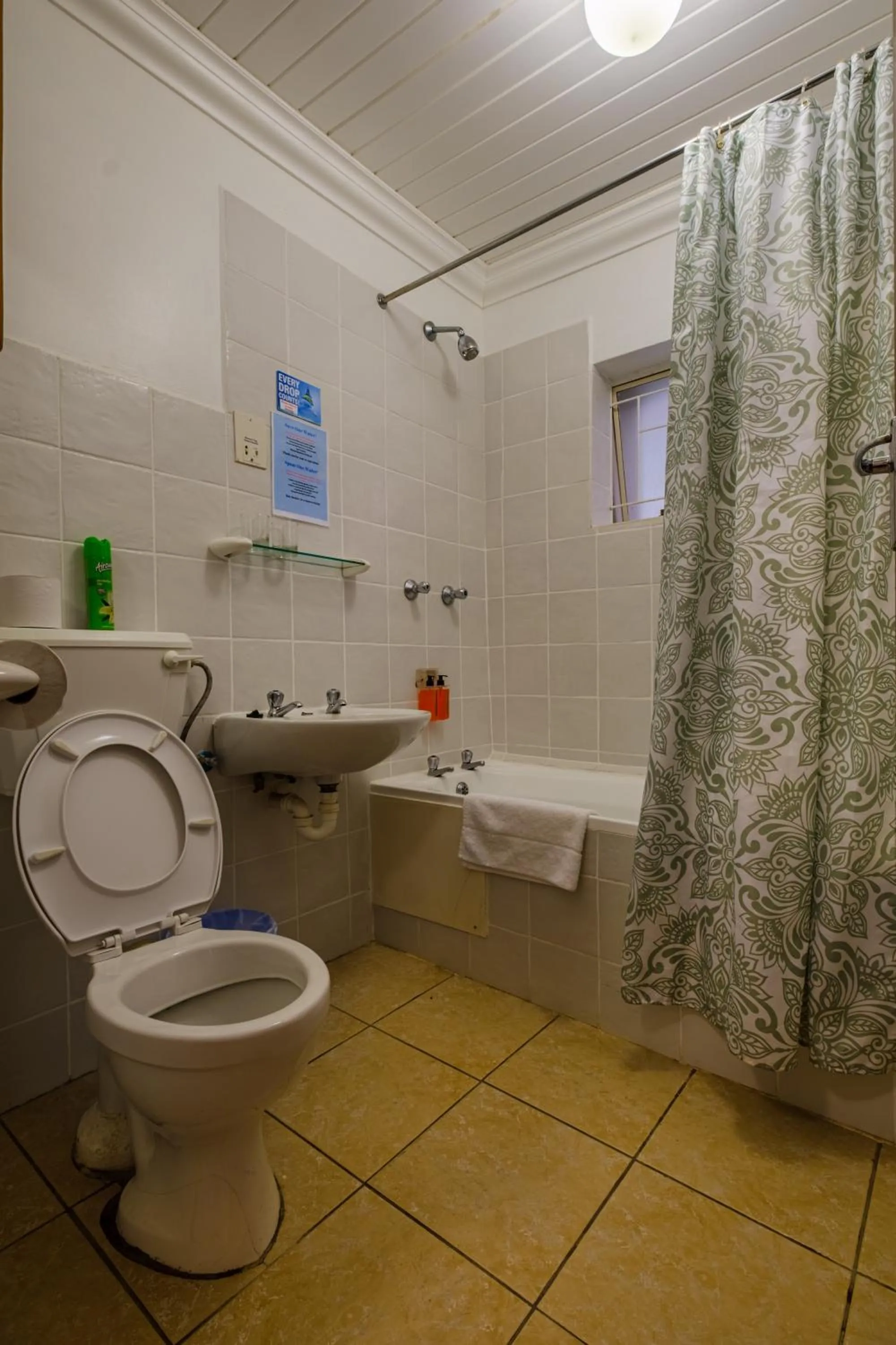 Bathroom in Paternoster Hotel