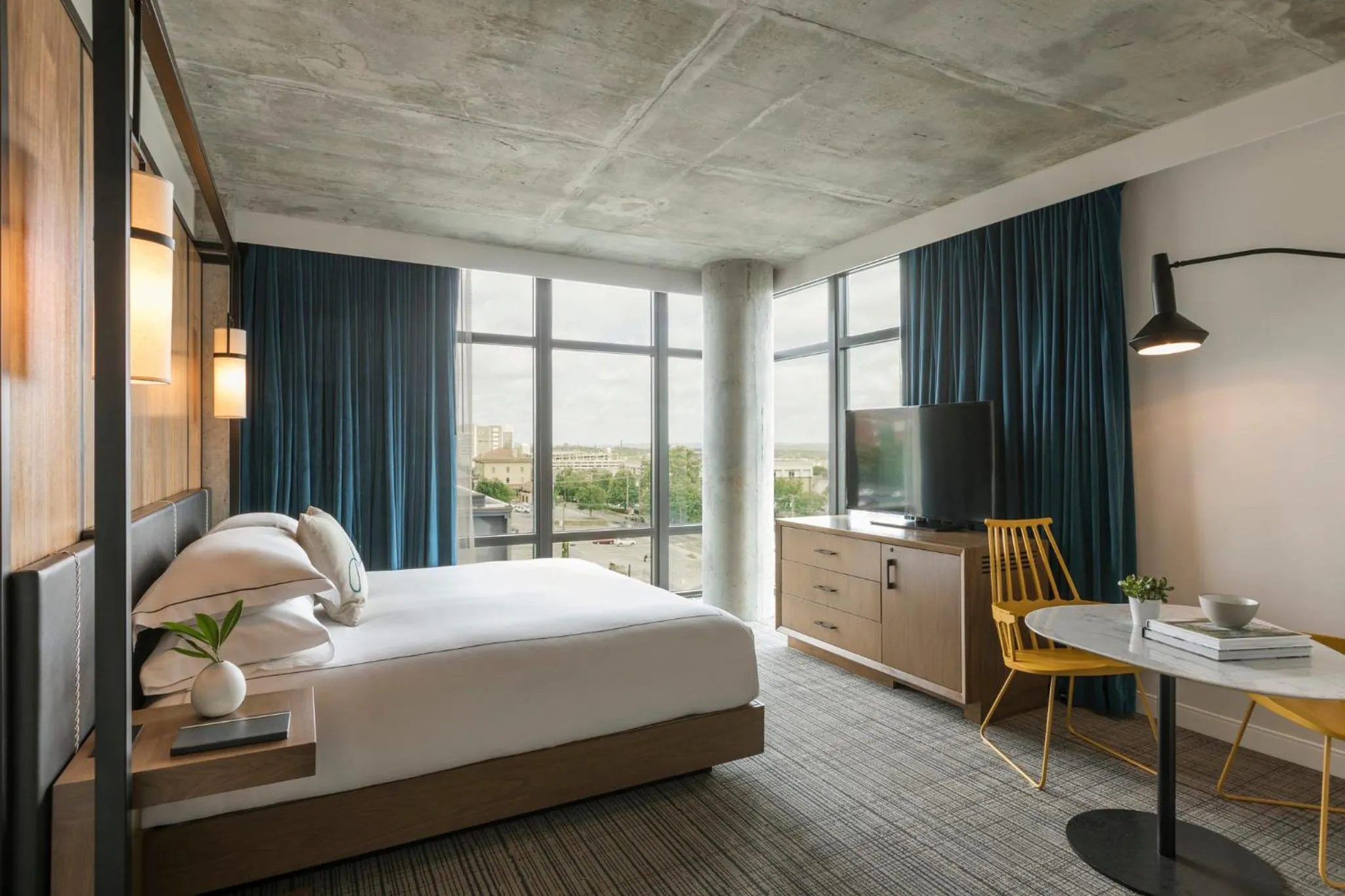 Photo of the whole room, Bed in Kimpton Aertson Hotel by IHG