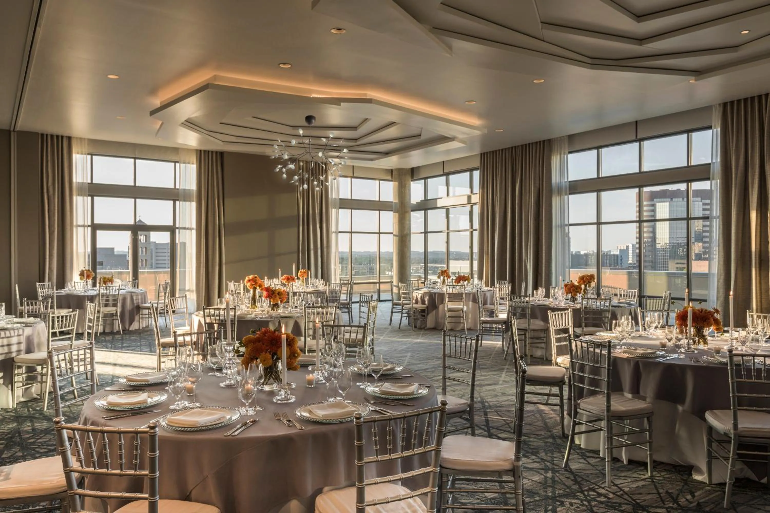 Meeting/conference room in Kimpton Aertson Hotel by IHG