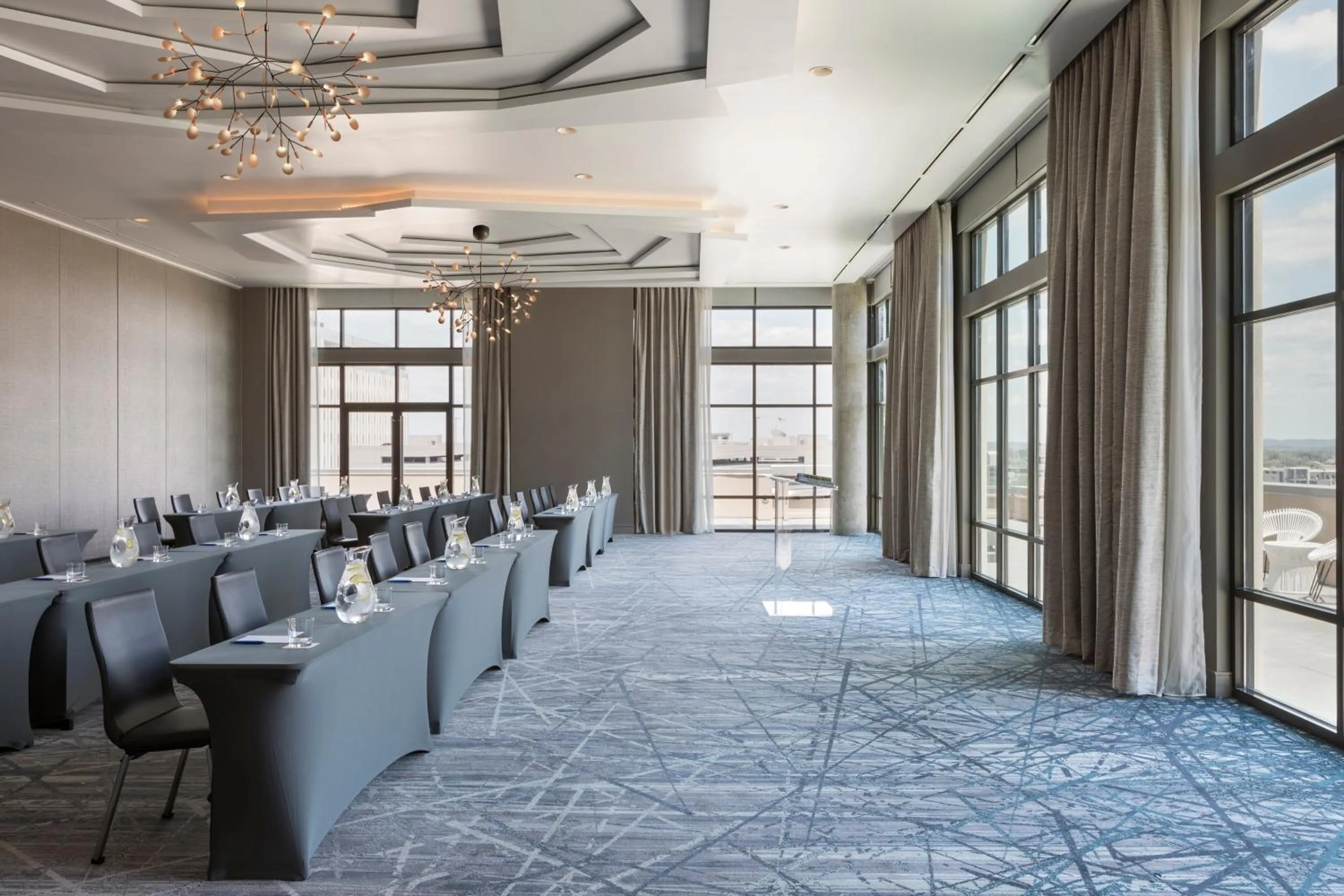 Meeting/conference room in Kimpton Aertson Hotel by IHG
