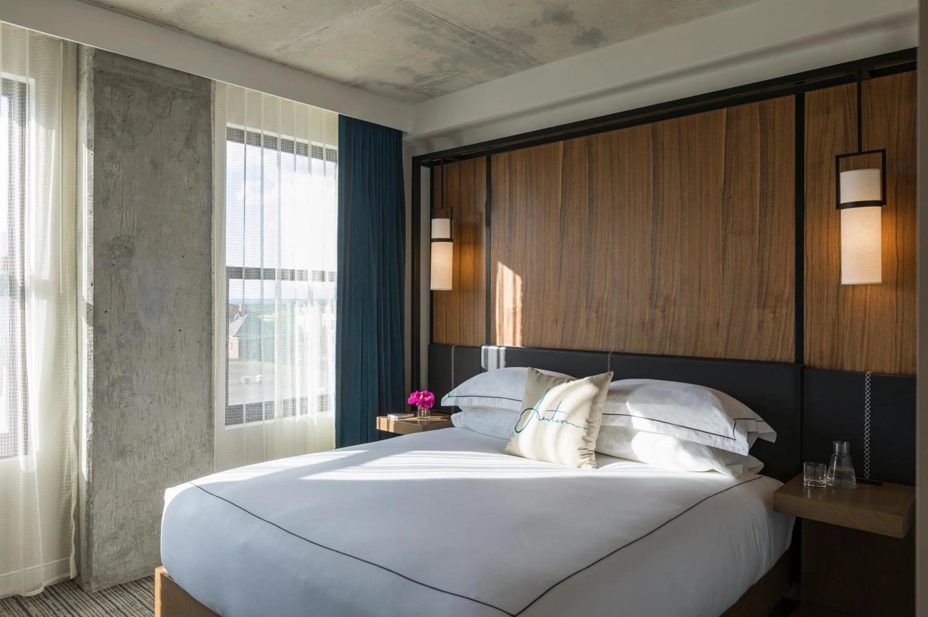 Photo of the whole room, Bed in Kimpton Aertson Hotel by IHG